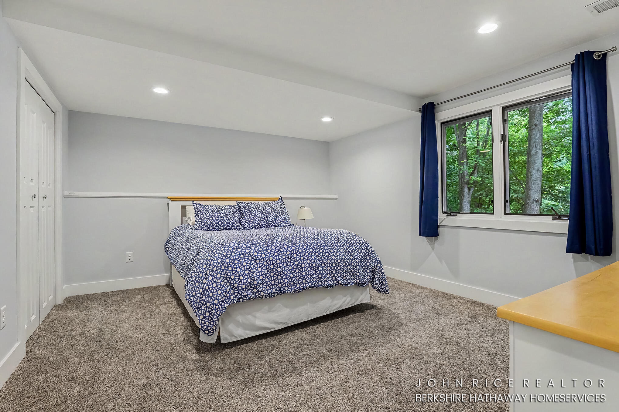 956 Spaulding Avenue SE Ada MI 49301