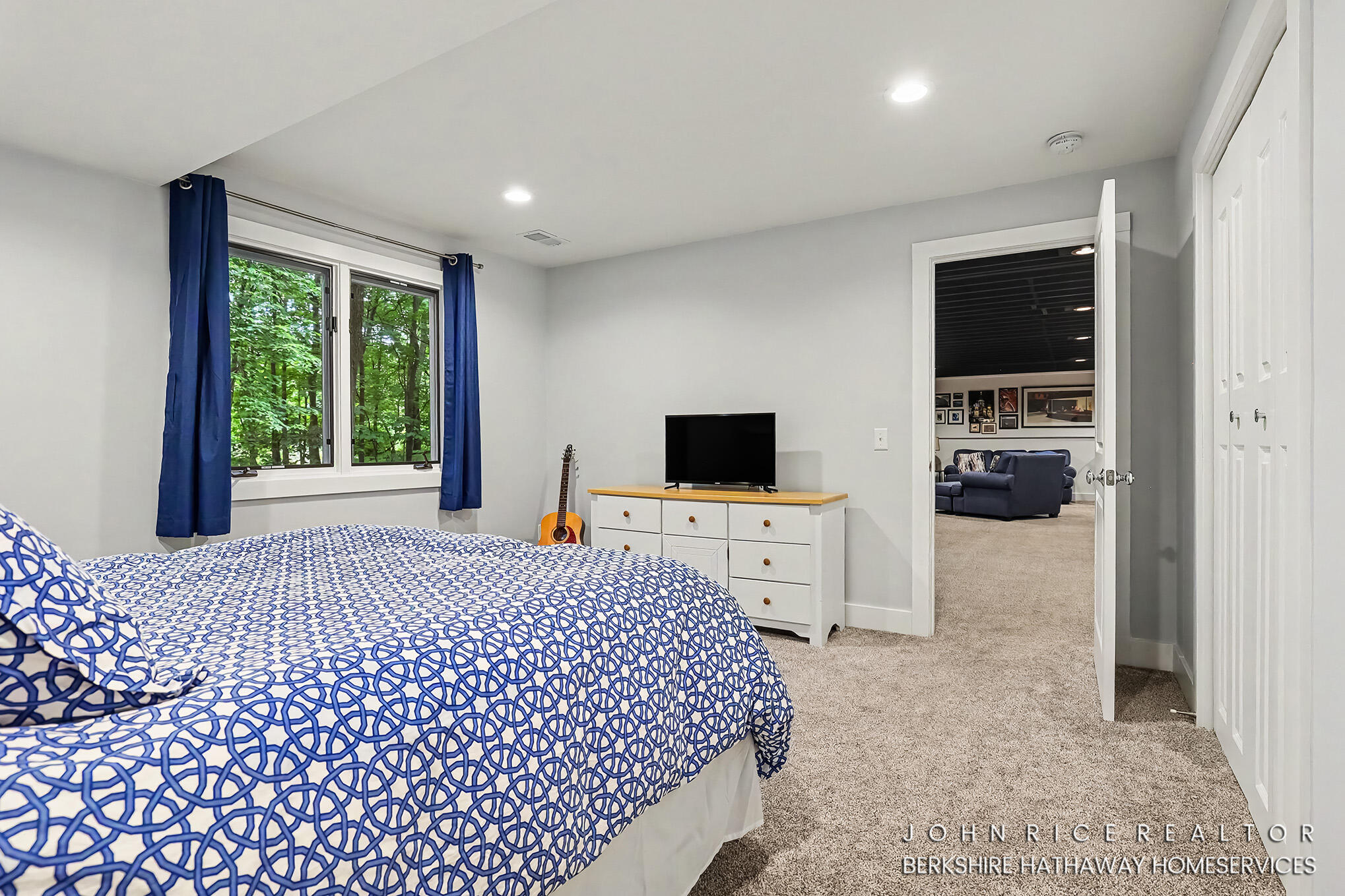 956 Spaulding Avenue SE Ada MI 49301