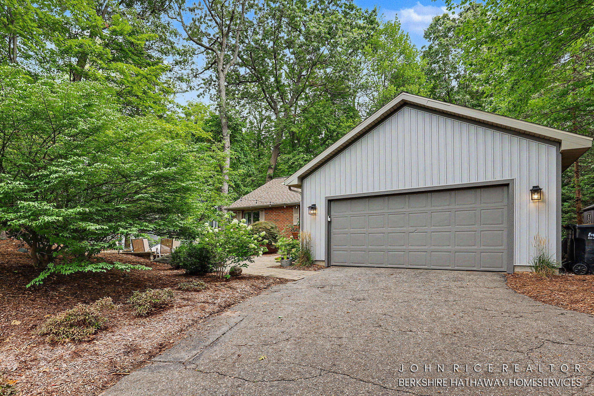 956 Spaulding Avenue SE Ada MI 49301