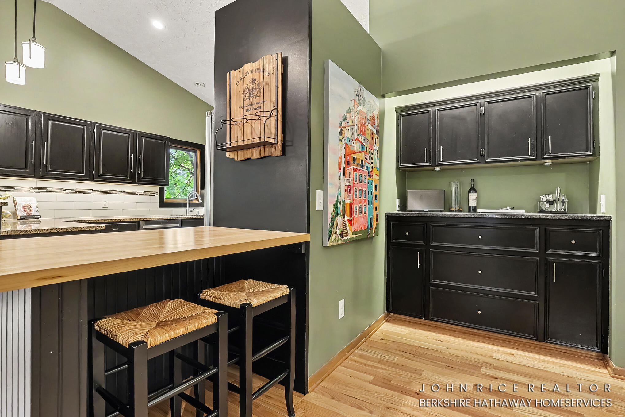 956 Spaulding Avenue SE Ada MI 49301