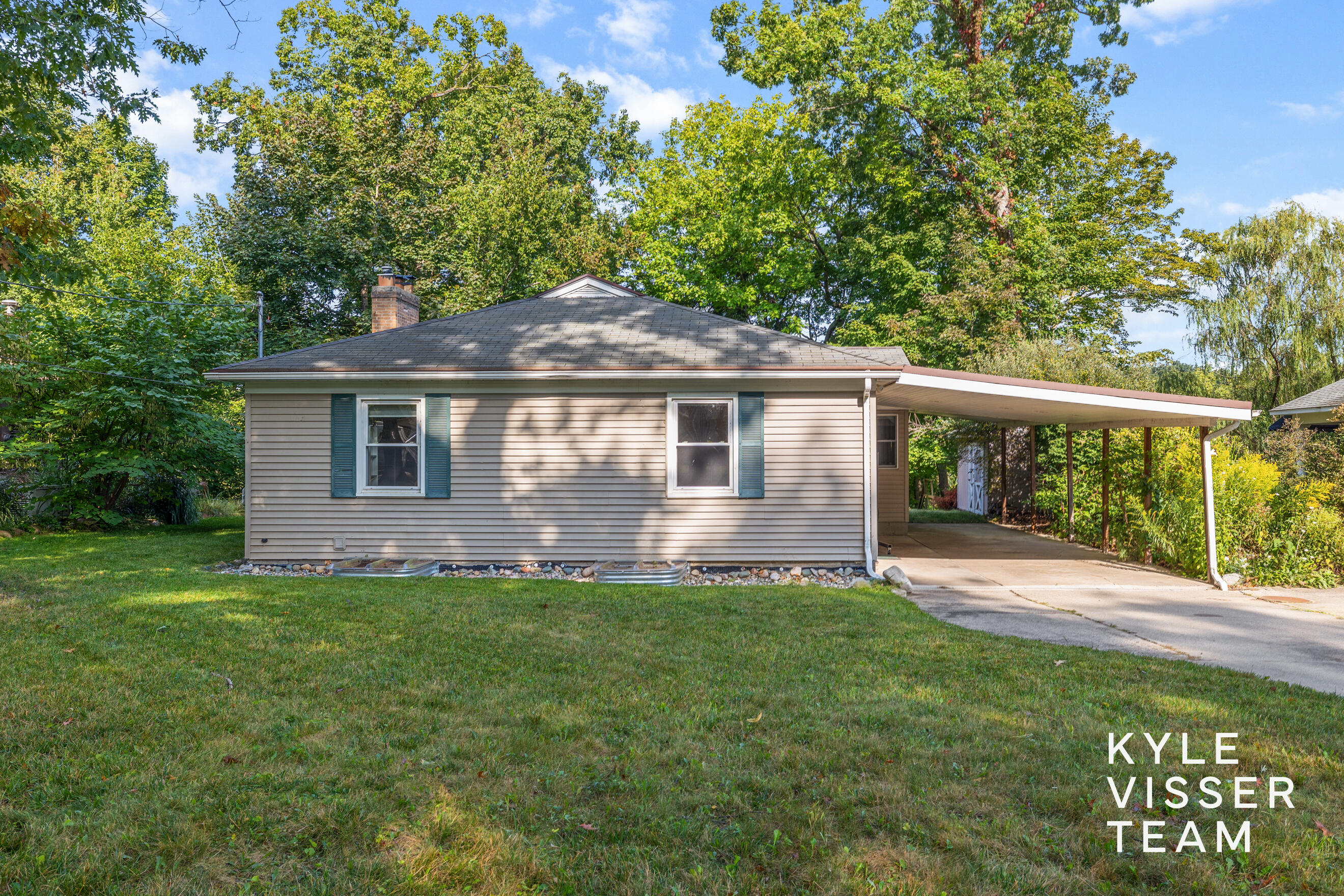 2757 Cascade Springs Drive SE Grand Rapids MI 49546