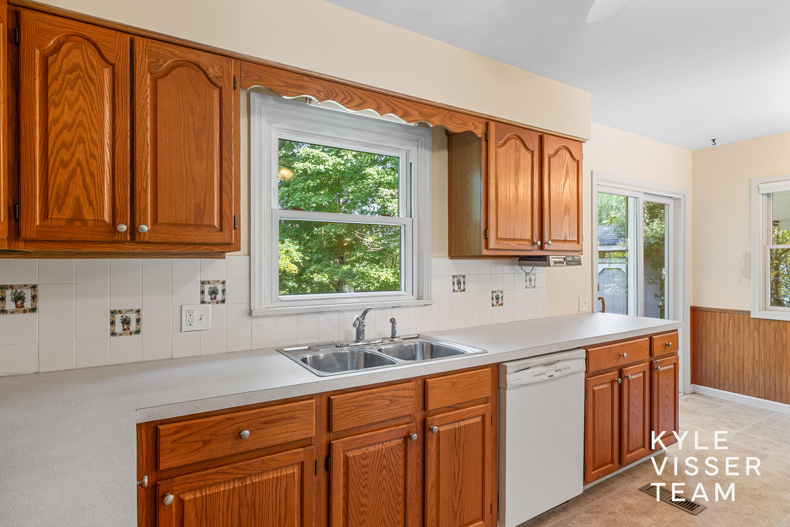 2757 Cascade Springs Drive SE Grand Rapids MI 49546