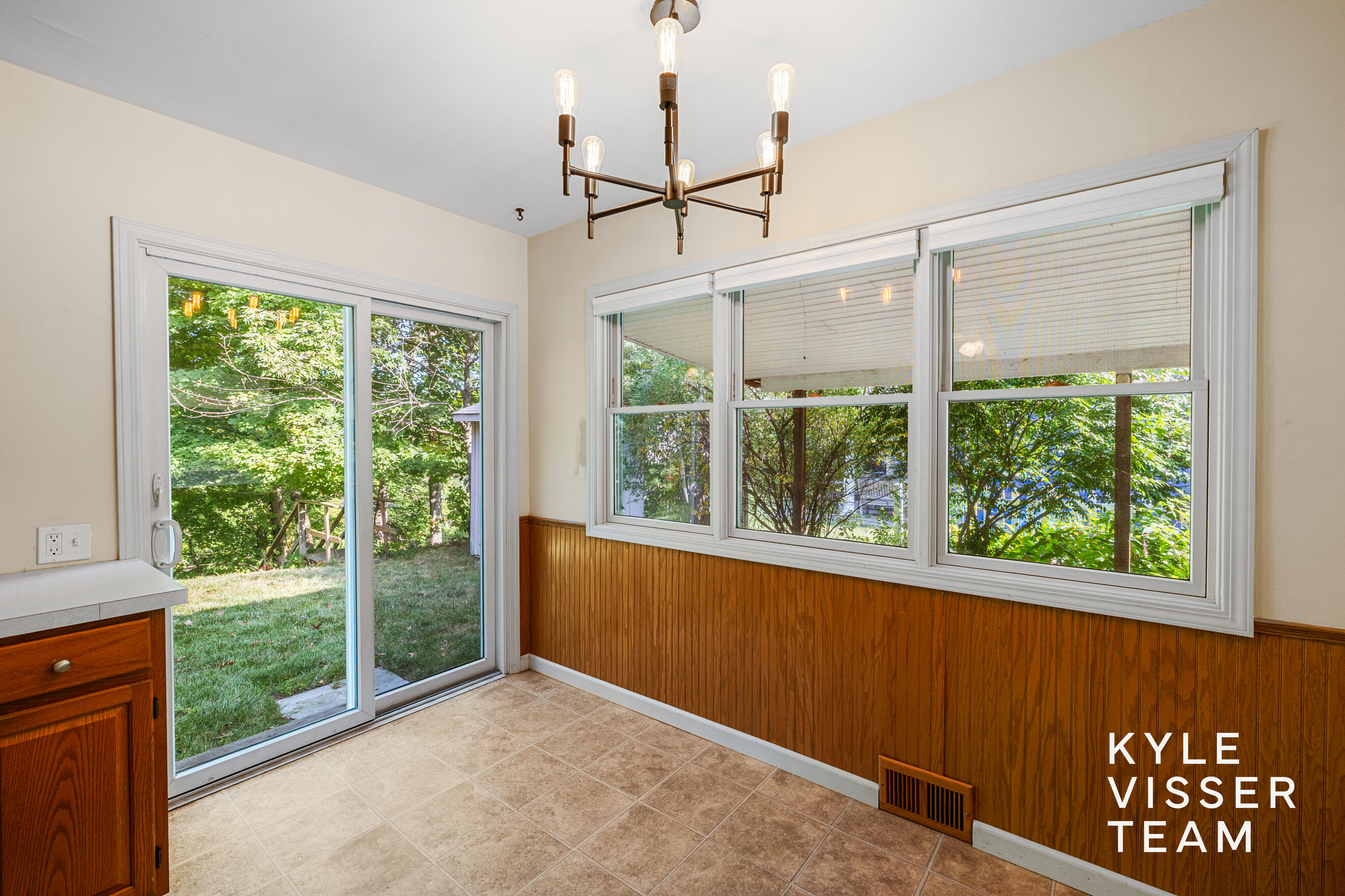 2757 Cascade Springs Drive SE Grand Rapids MI 49546