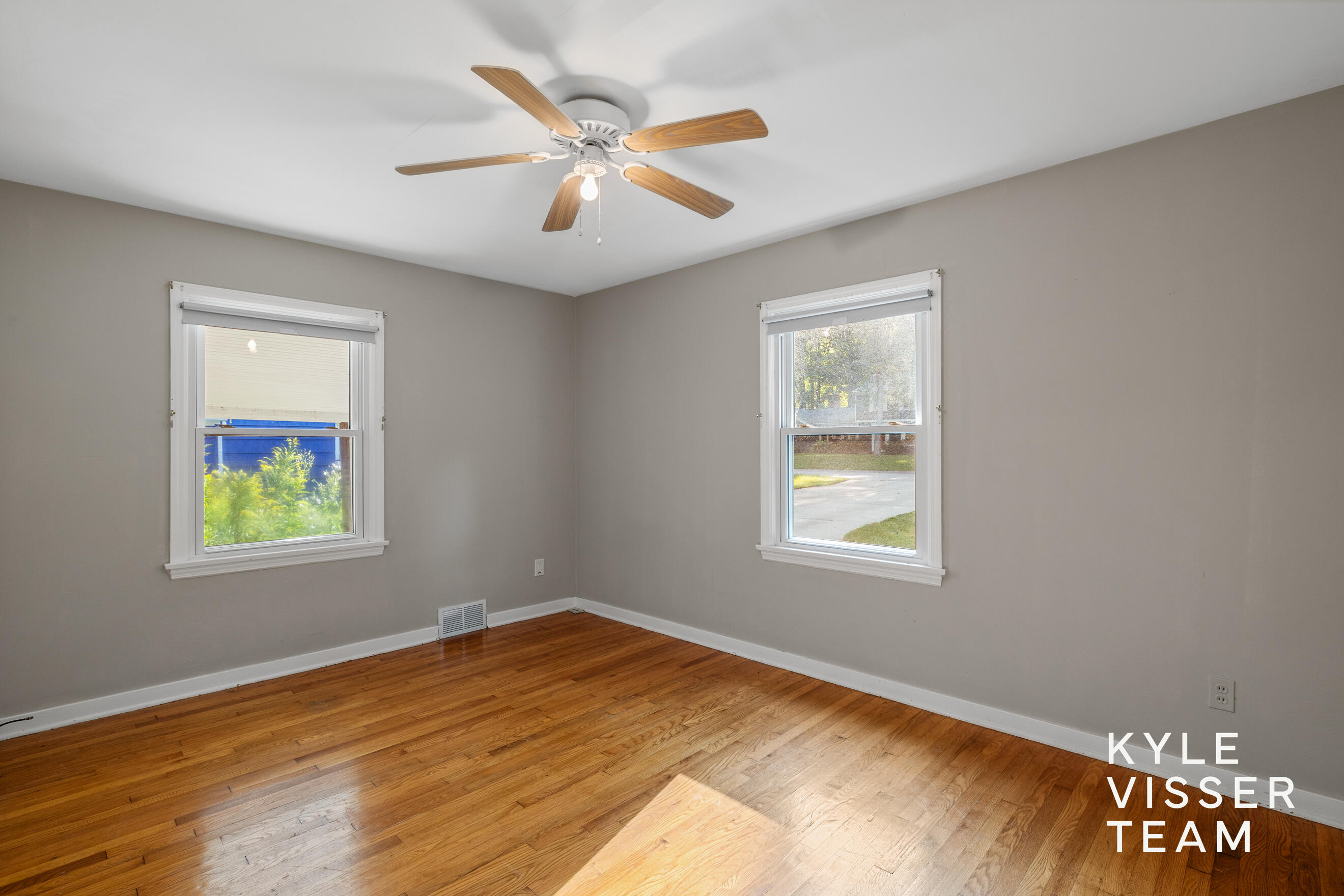 2757 Cascade Springs Drive SE Grand Rapids MI 49546