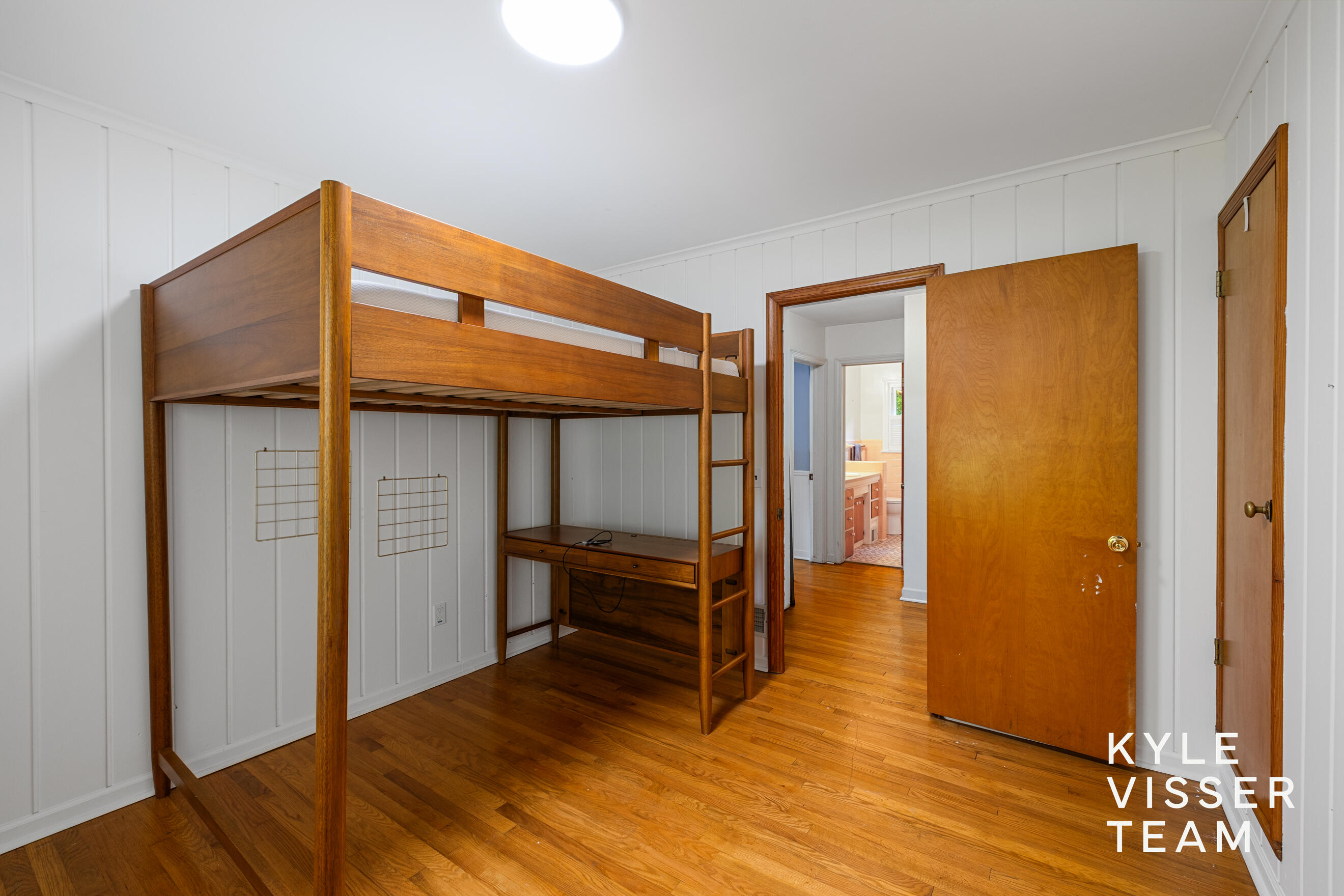 2757 Cascade Springs Drive SE Grand Rapids MI 49546