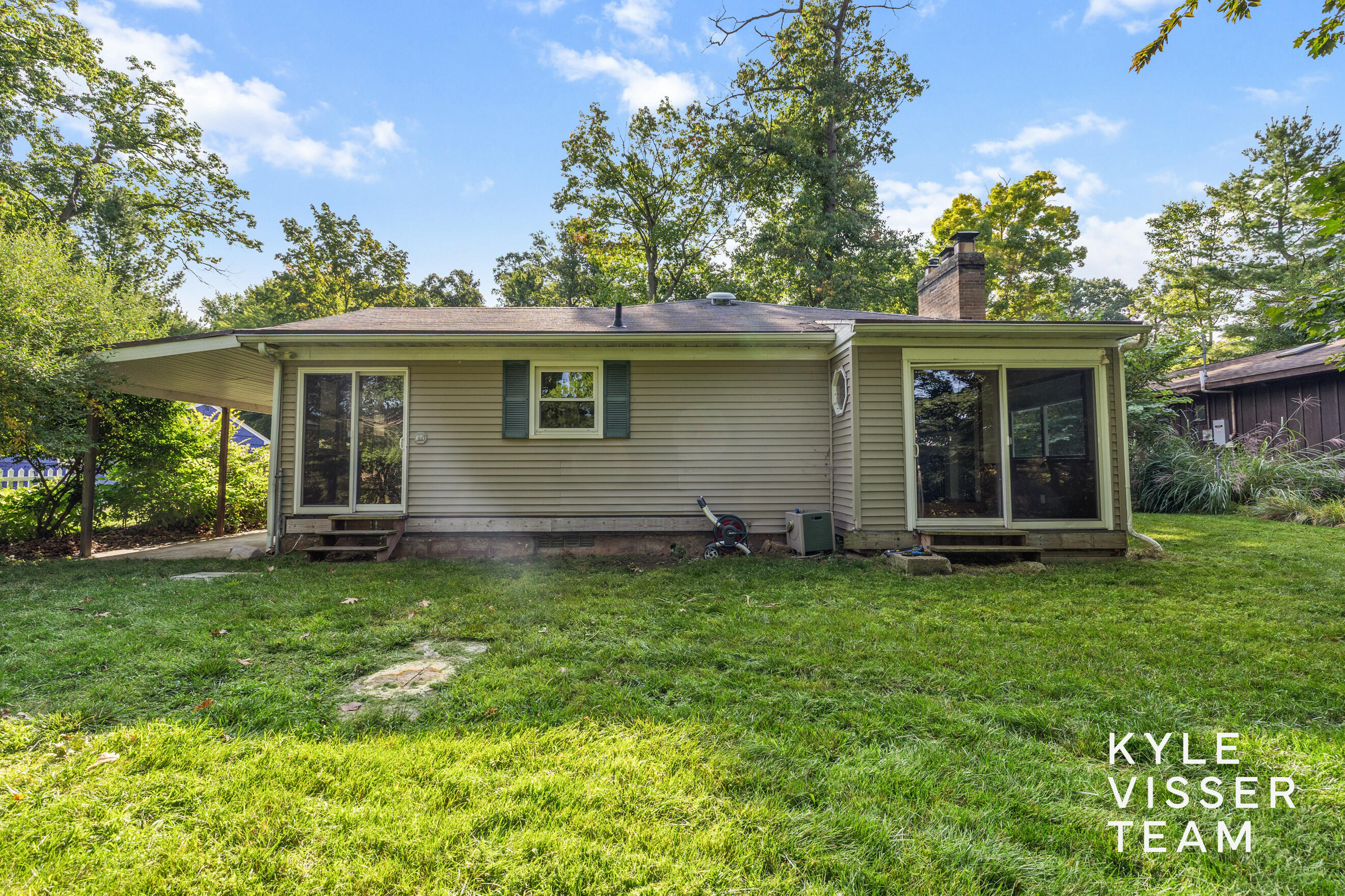 2757 Cascade Springs Drive SE Grand Rapids MI 49546