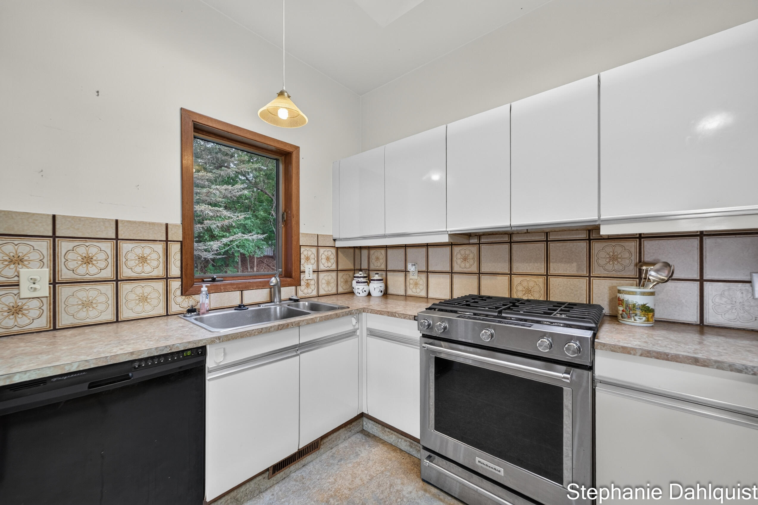 3135 Lakeshore Drive Muskegon MI 49441