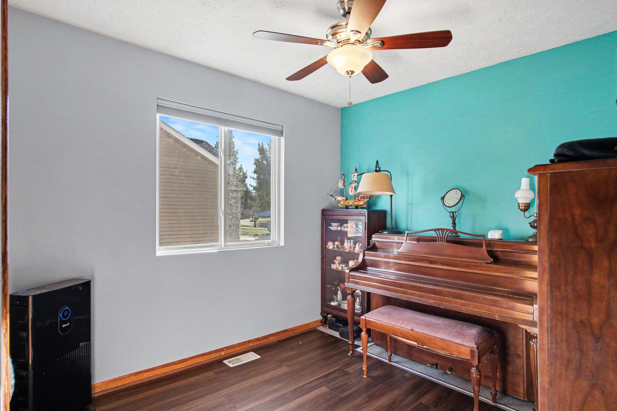 3023 Stonewood Street NW Grand Rapids MI 49504