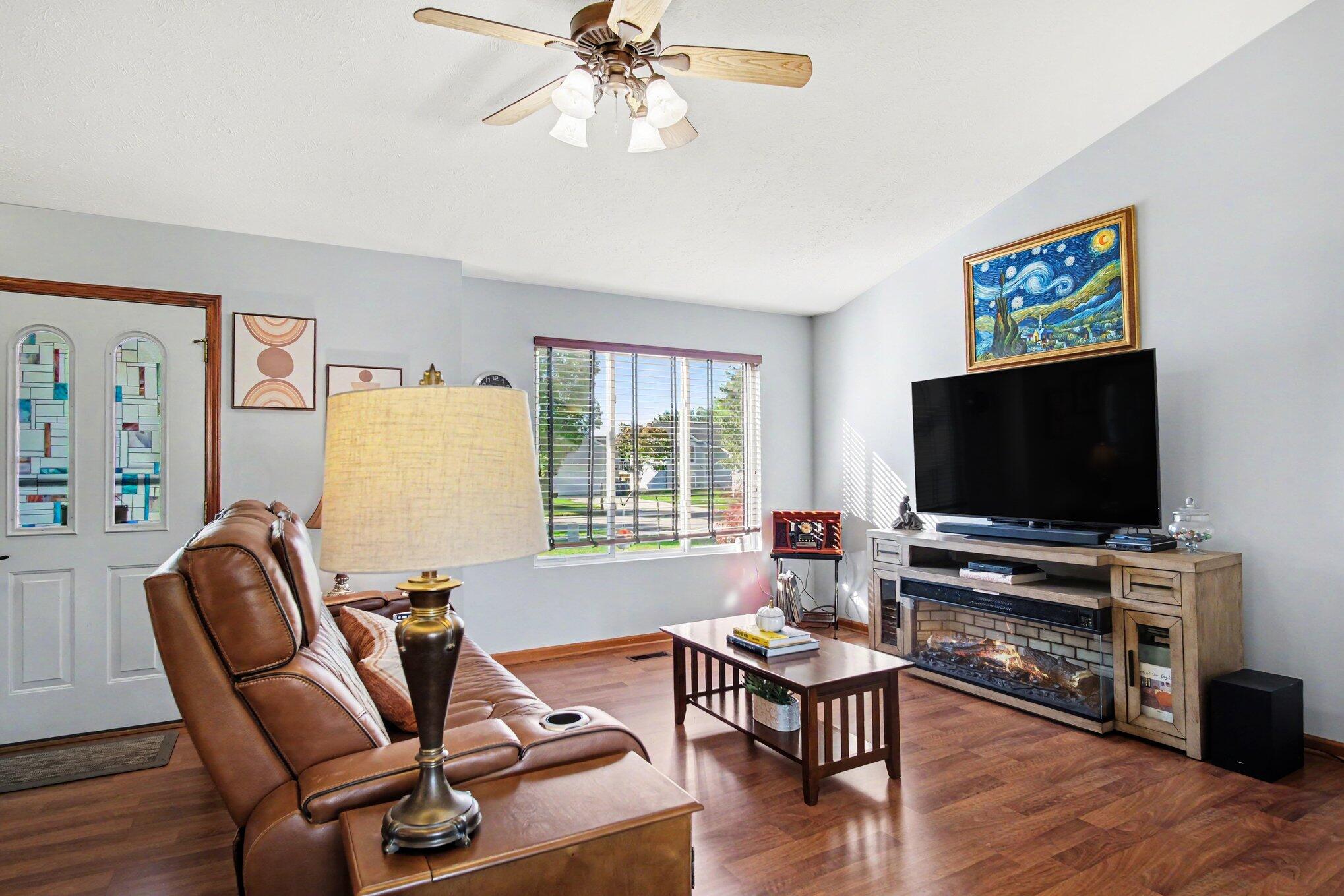 3023 Stonewood Street NW Grand Rapids MI 49504