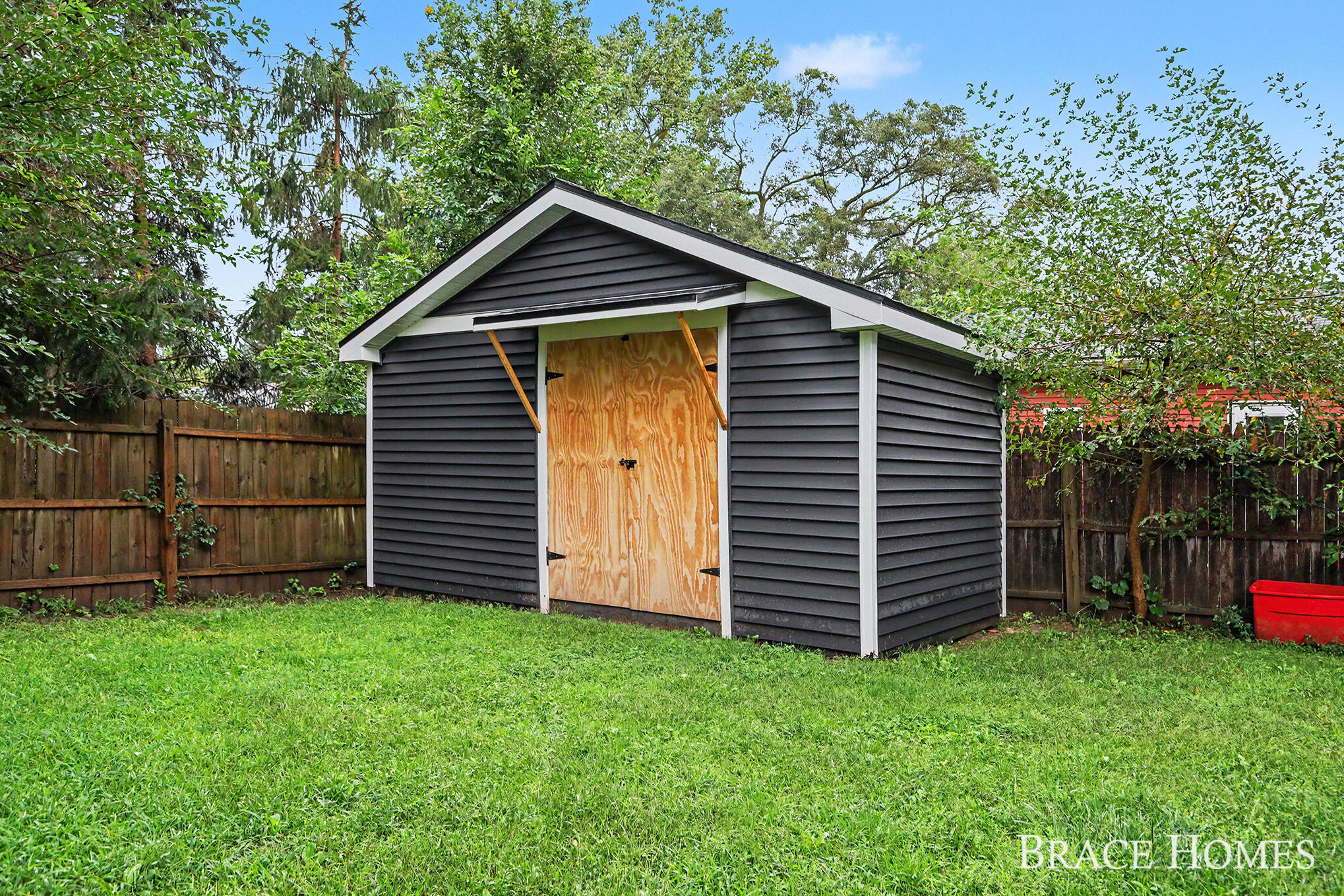 7575 Regal Avenue SE Grand Rapids MI 49548