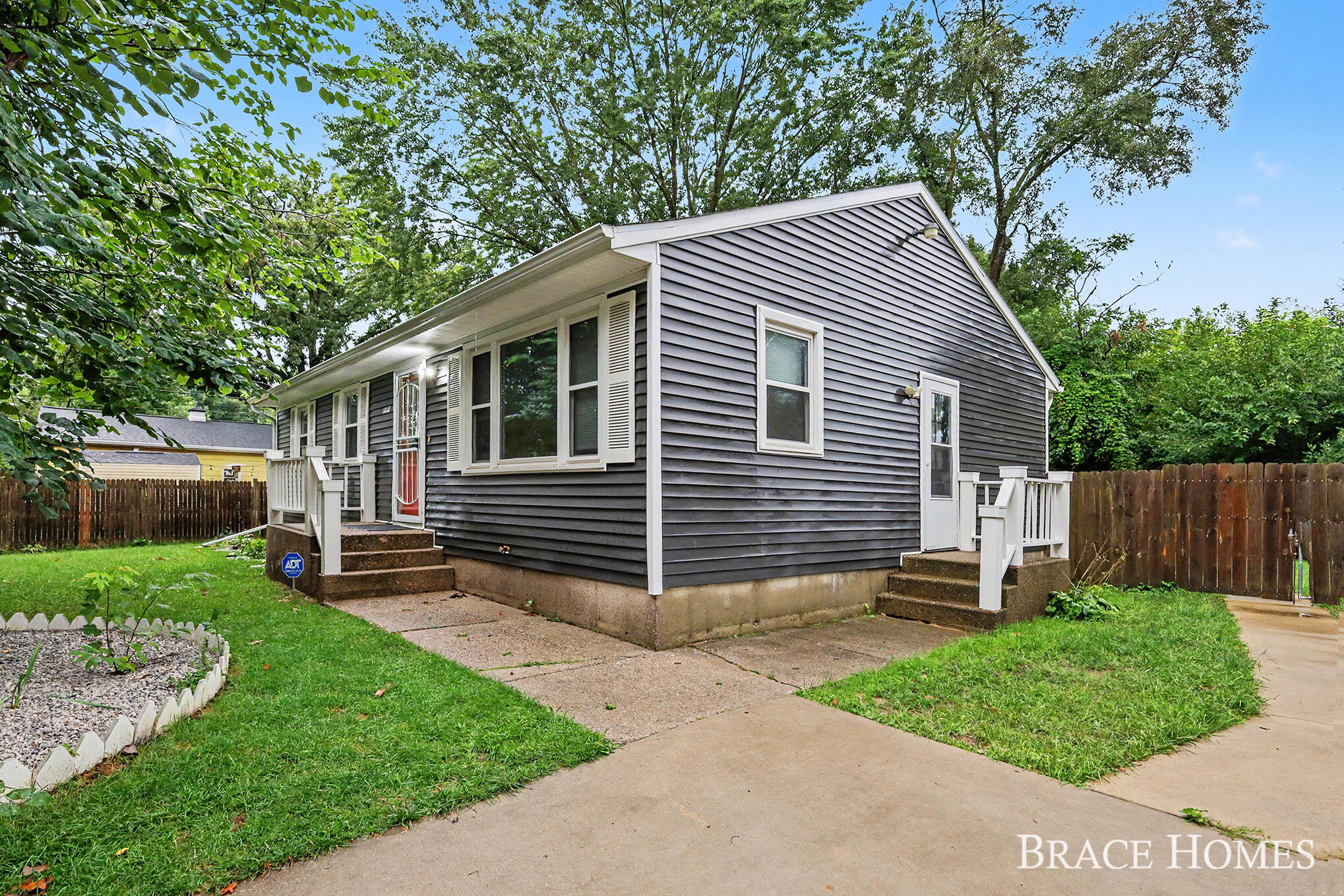 7575 Regal Avenue SE Grand Rapids MI 49548