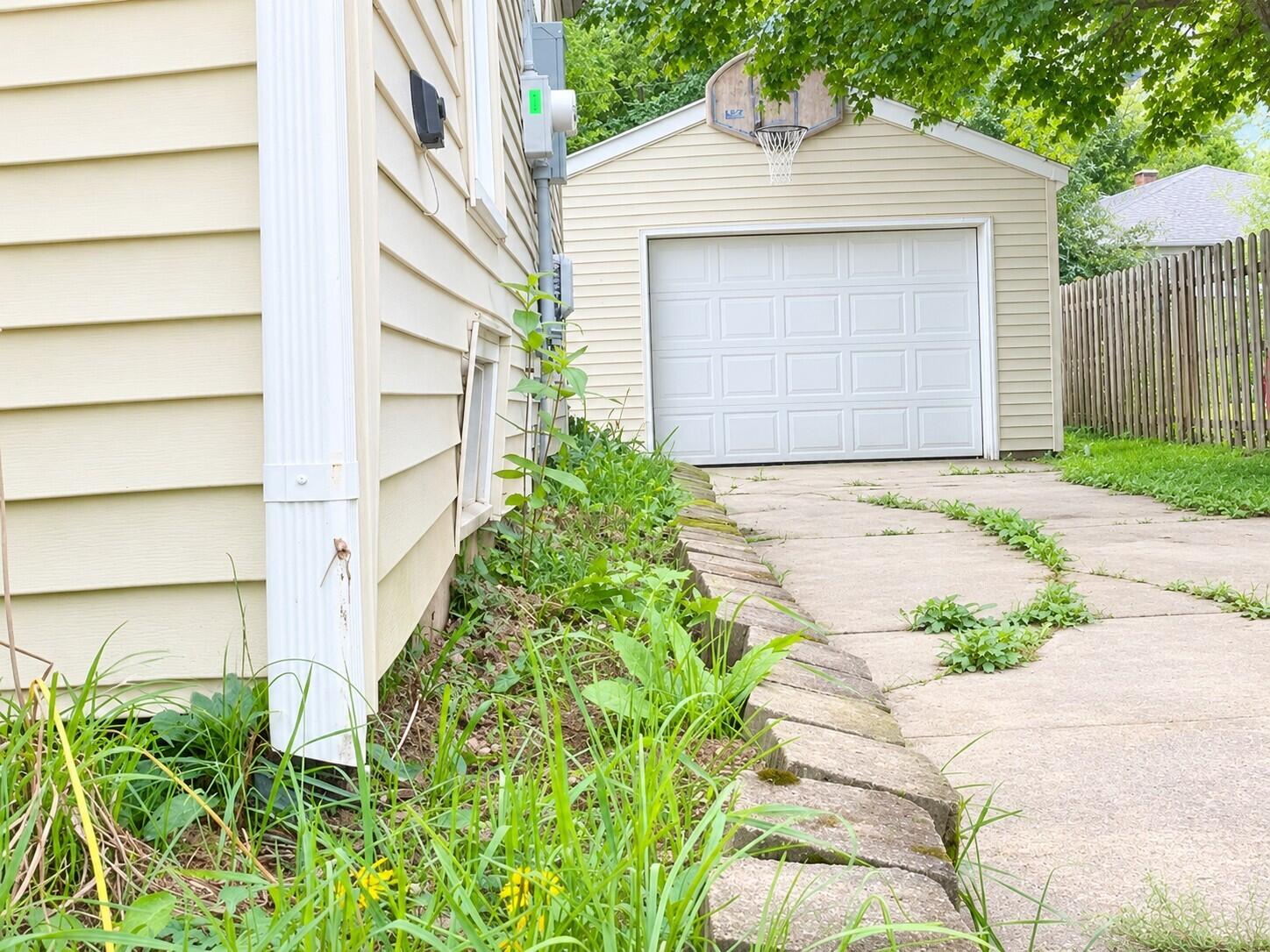 1822 Mayfair Drive NE Grand Rapids MI 49503