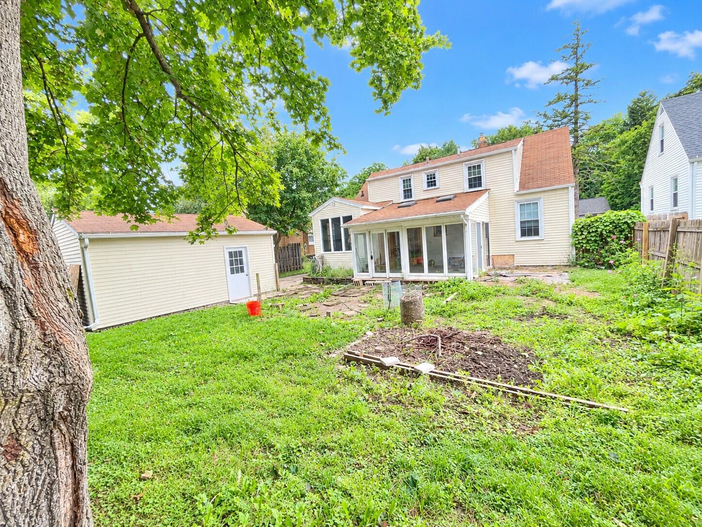 1822 Mayfair Drive NE Grand Rapids MI 49503