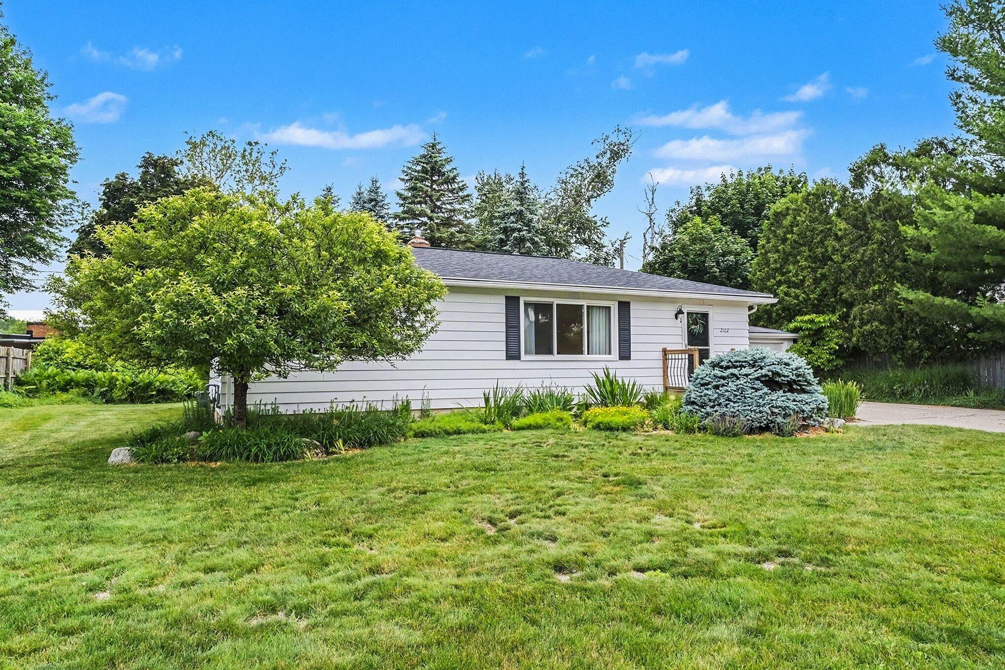 2162 Finsbury Lane NW Grand Rapids MI 49504