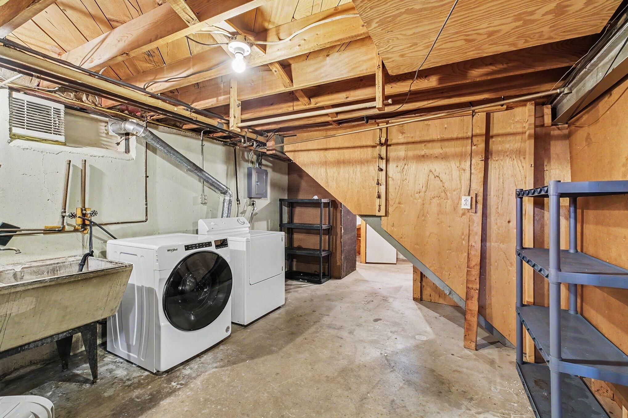2162 Finsbury Lane NW Grand Rapids MI 49504