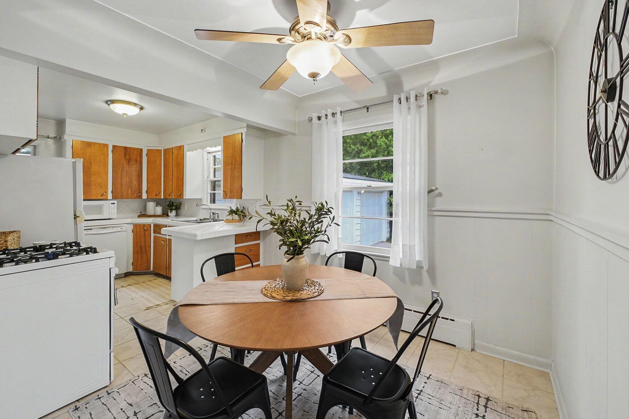 2162 Finsbury Lane NW Grand Rapids MI 49504