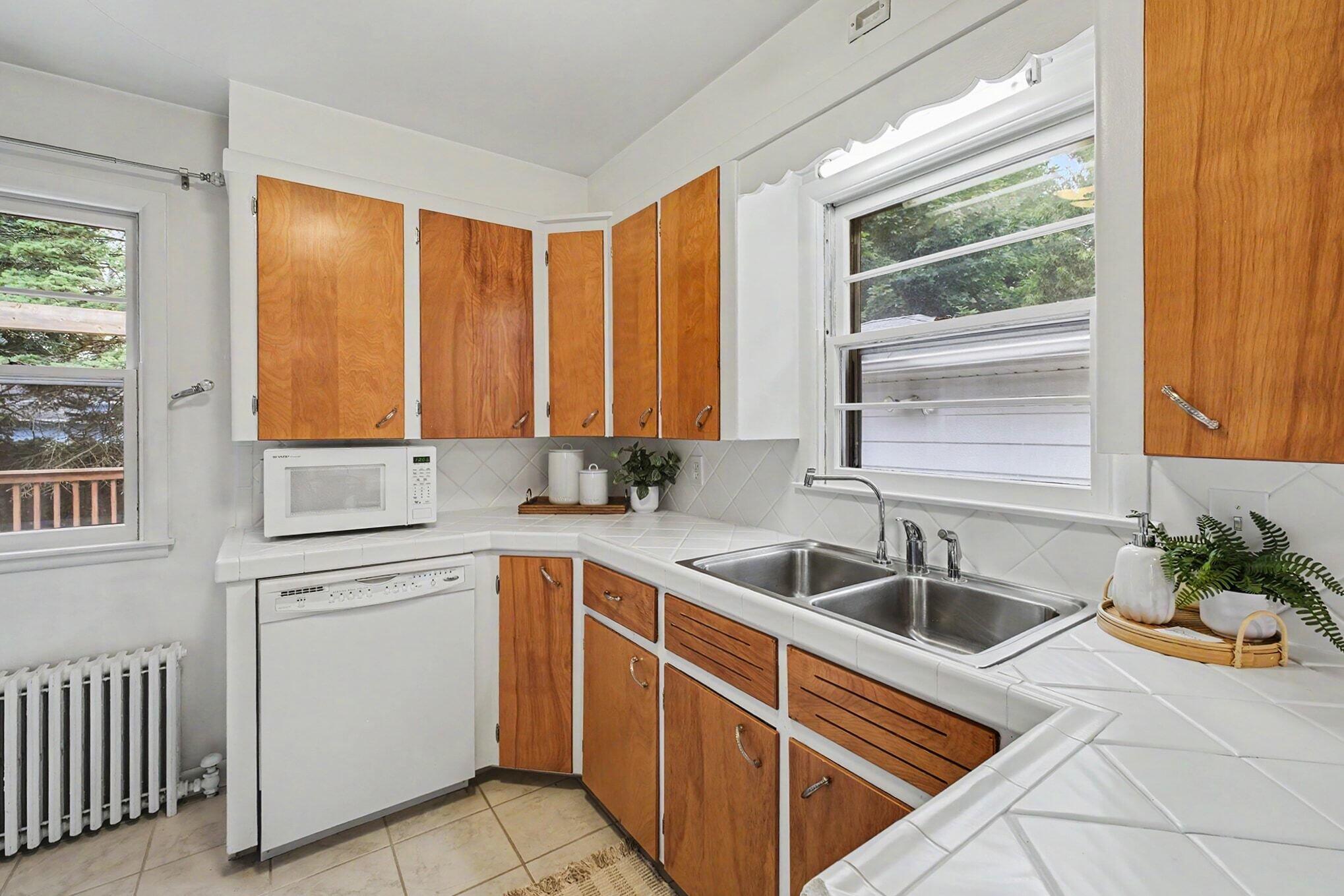 2162 Finsbury Lane NW Grand Rapids MI 49504