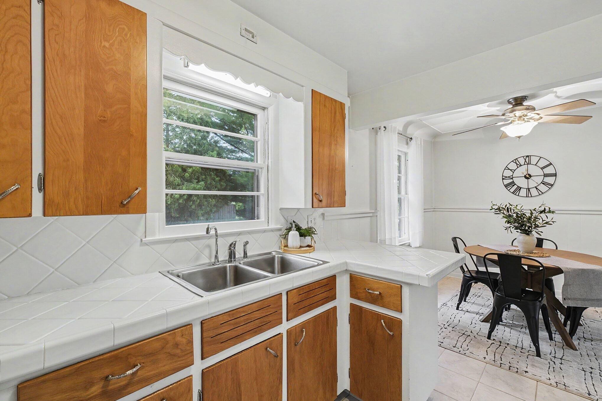 2162 Finsbury Lane NW Grand Rapids MI 49504