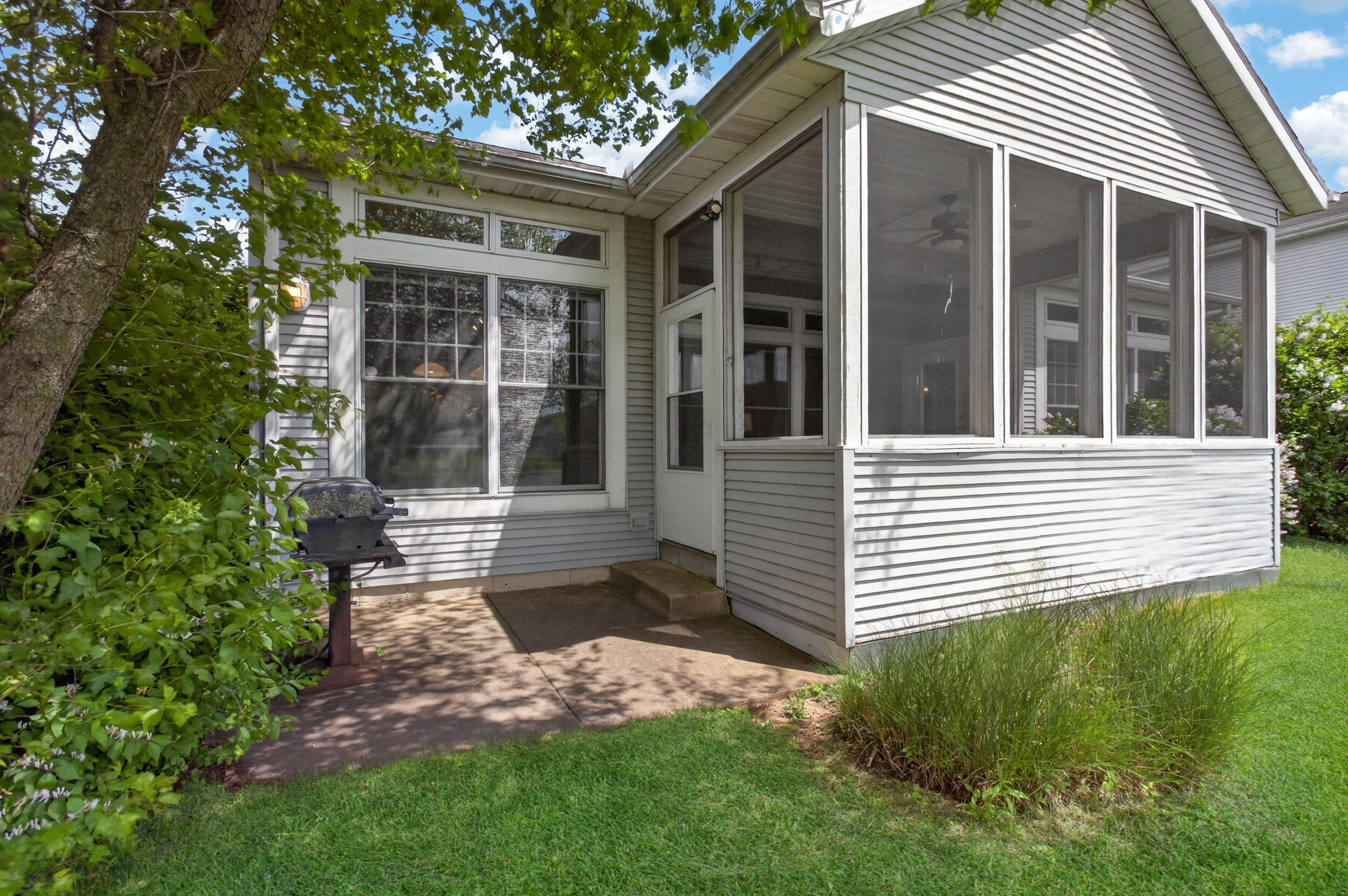 604 N Cygnet Lake Drive Benton Harbor MI 49022