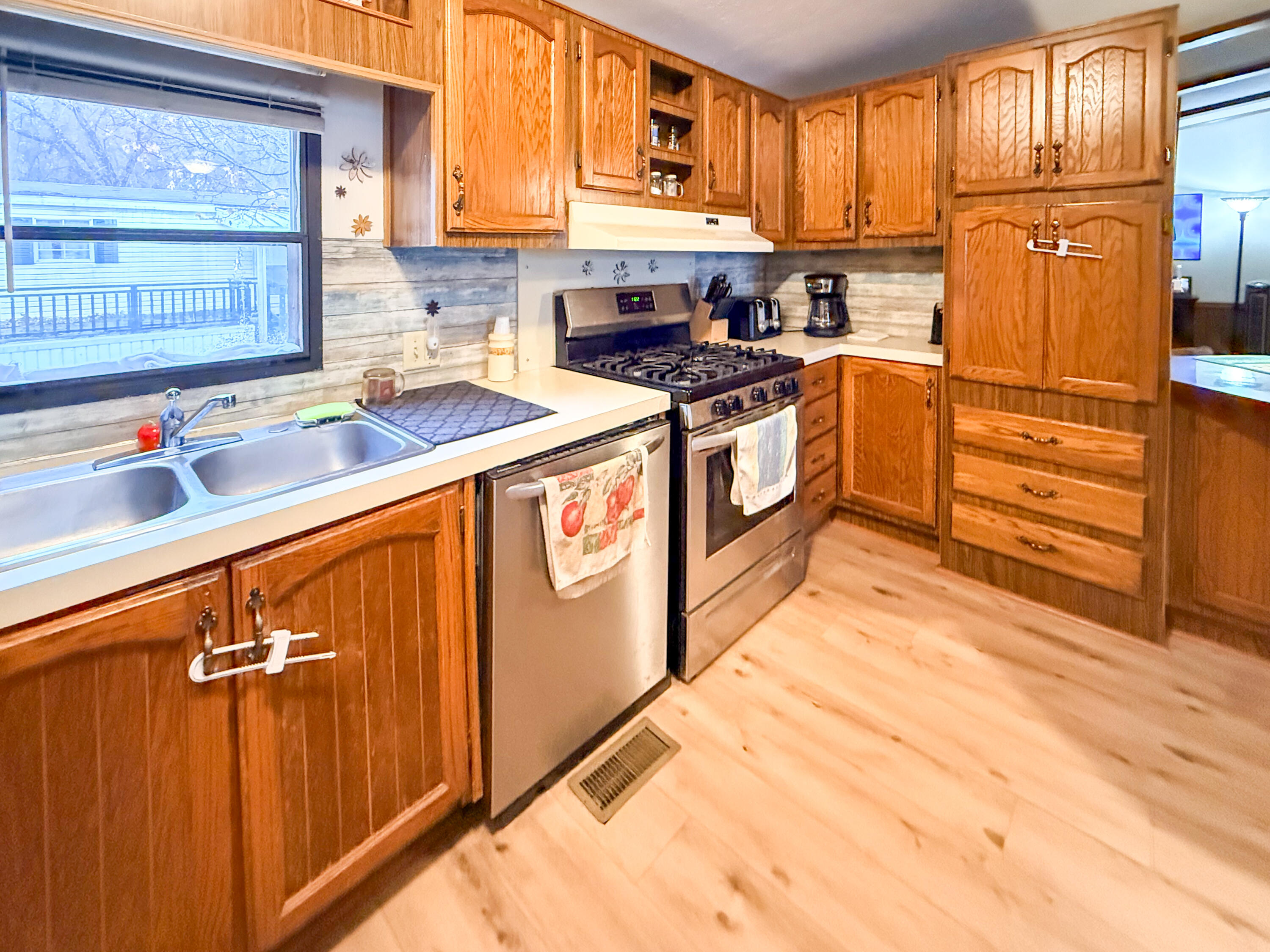 81 Cherry Court Muskegon MI 49445