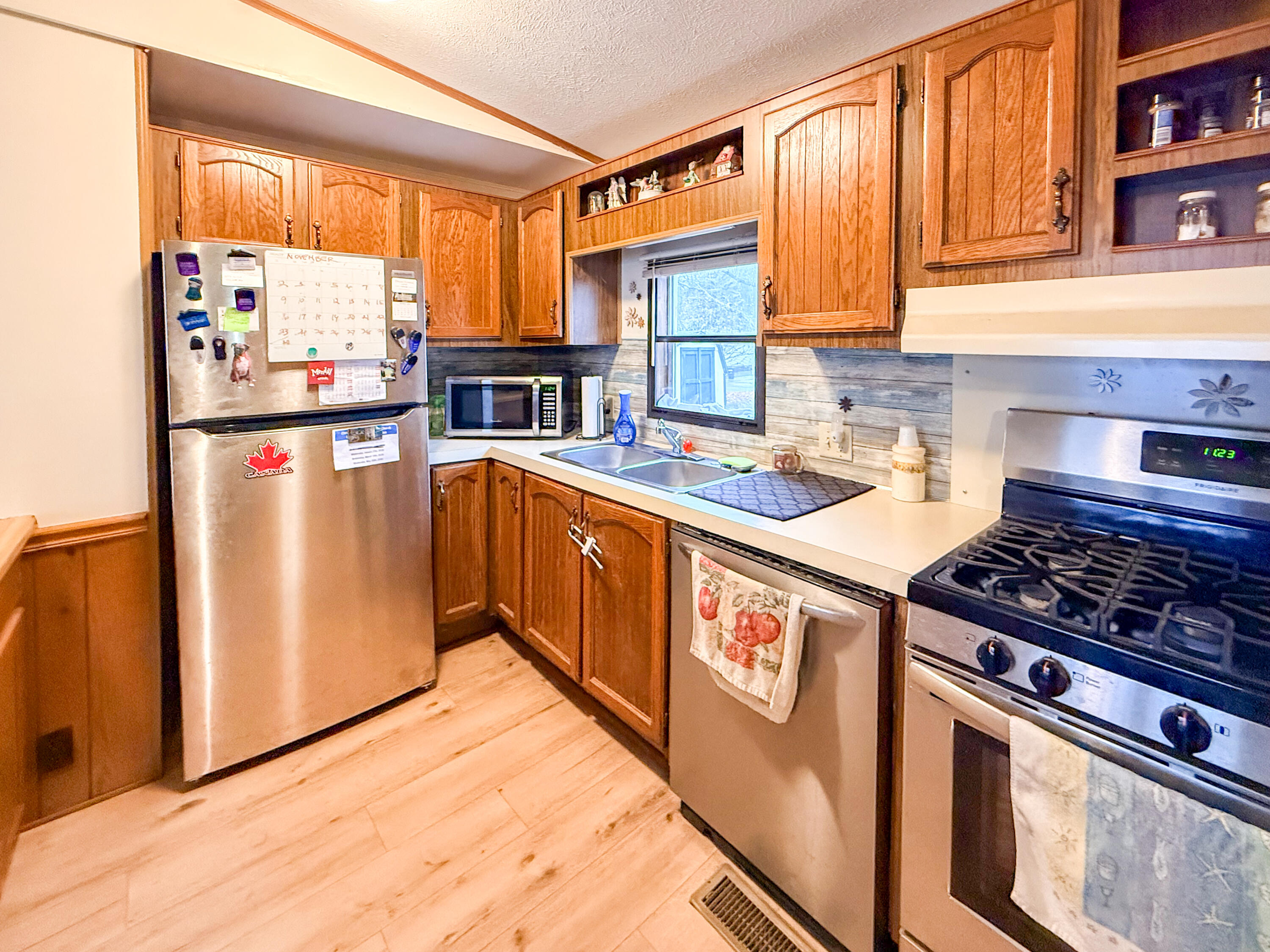 81 Cherry Court Muskegon MI 49445