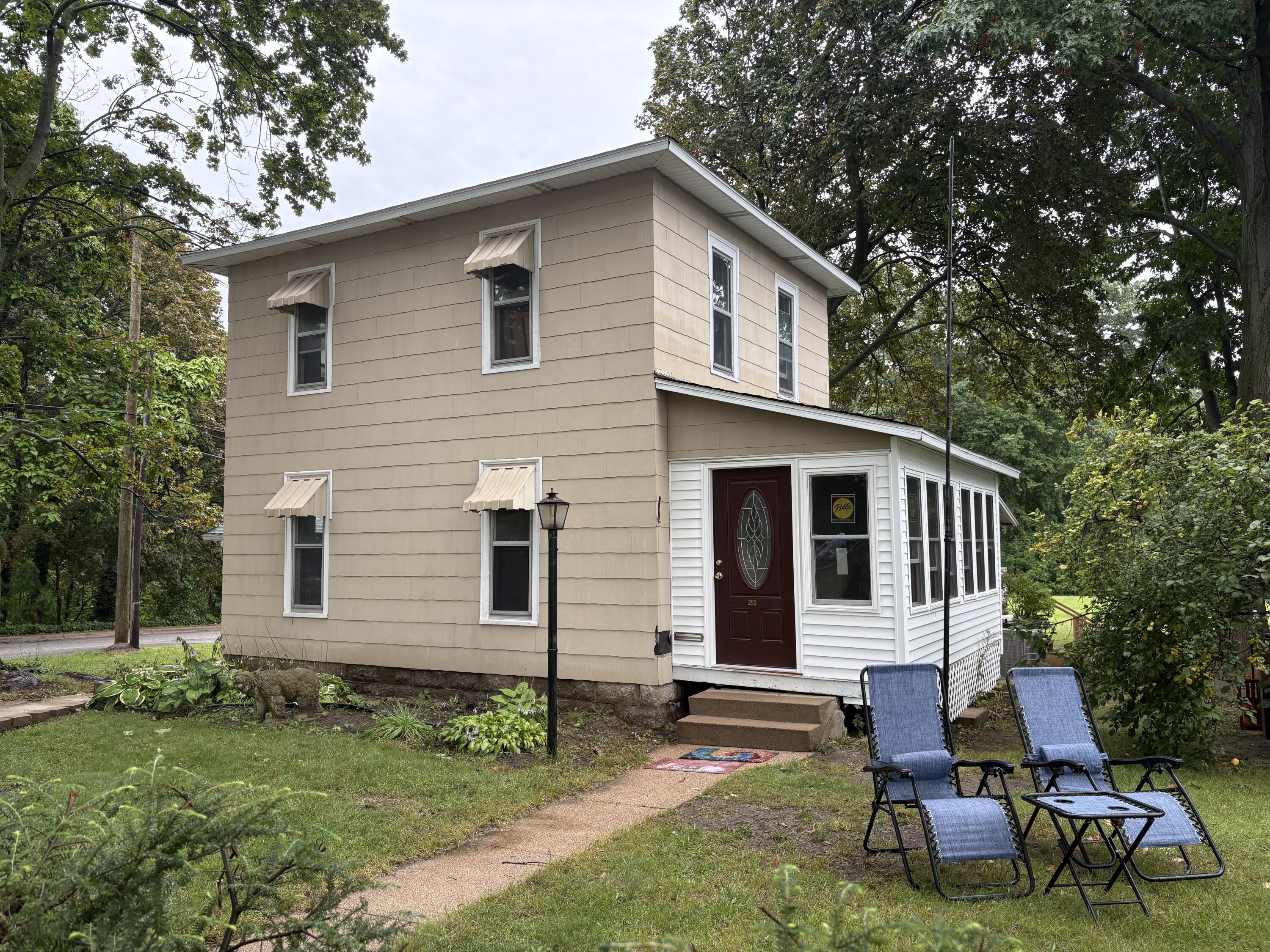 253 Pearl Street South Haven MI 49090
