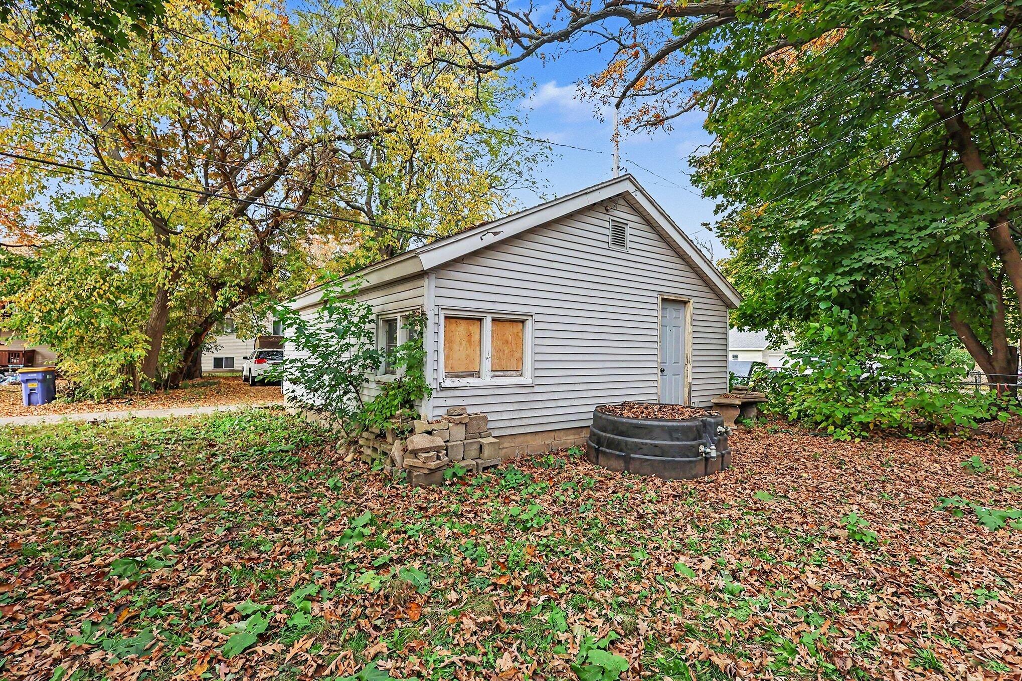 41 SW Gold Avenue SW Grand Rapids MI 49504
