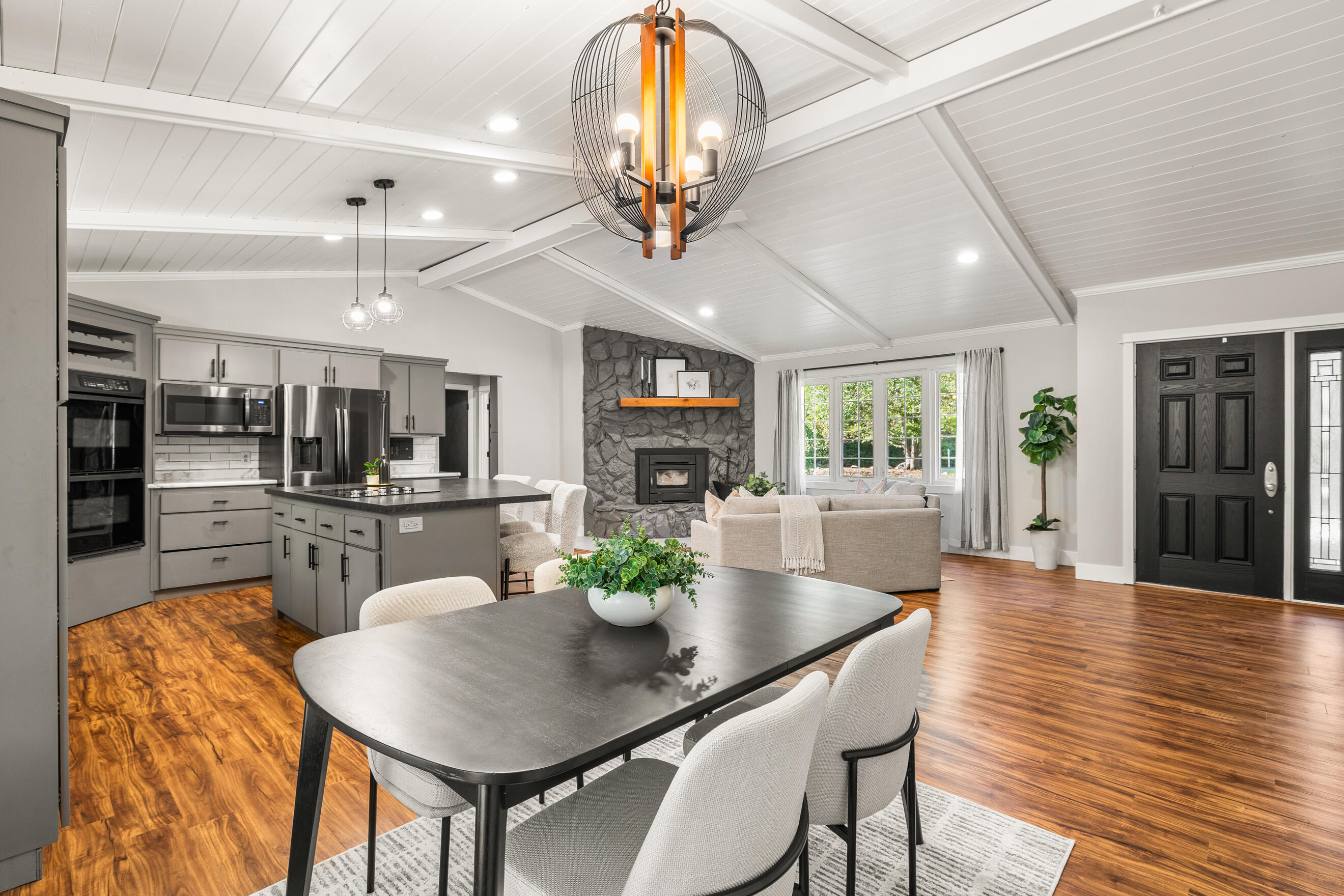 2325 Indian Mill Creek NW Grand Rapids MI 49544