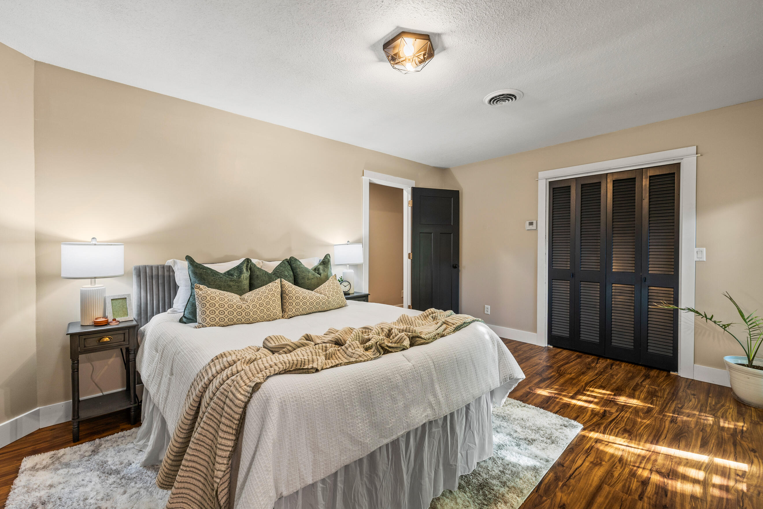 2325 Indian Mill Creek NW Grand Rapids MI 49544