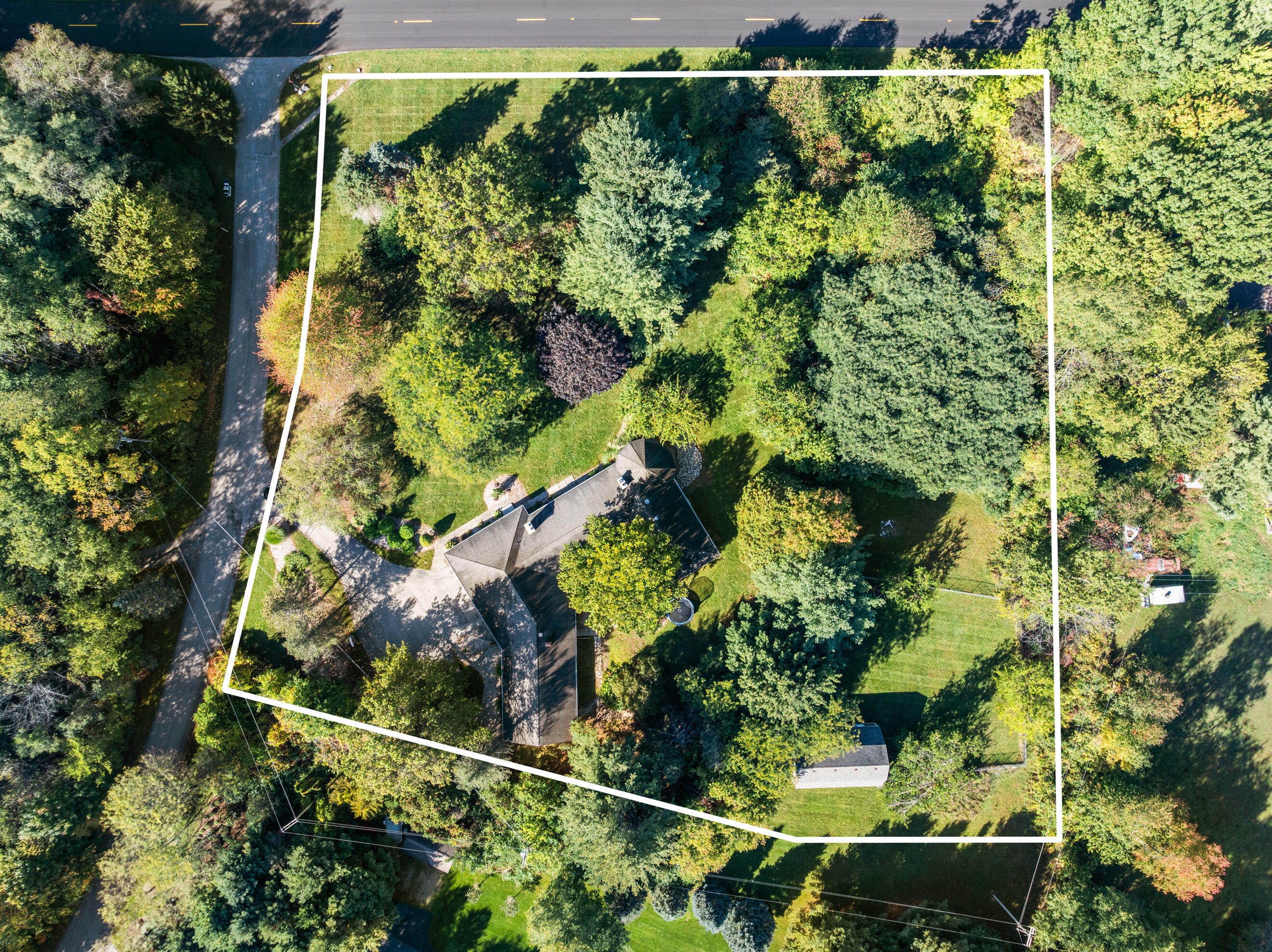 2325 Indian Mill Creek NW Grand Rapids MI 49544