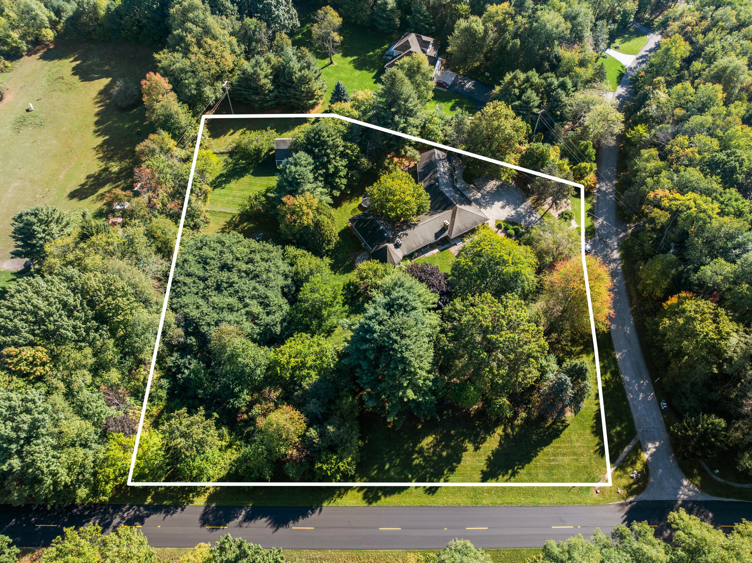 2325 Indian Mill Creek NW Grand Rapids MI 49544