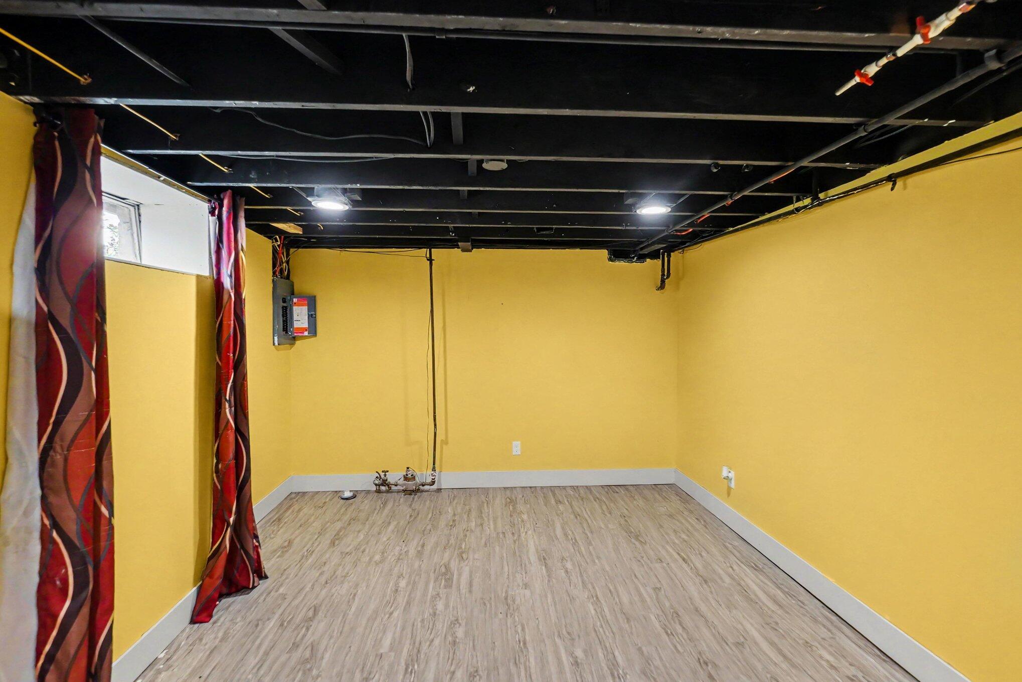 1262 NE Beechwood Street NE Grand Rapids MI 49505