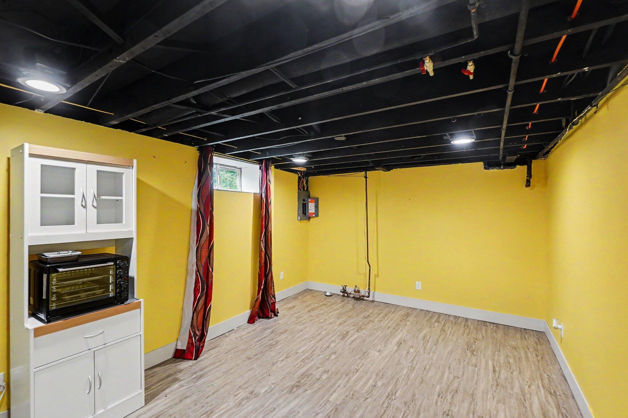 1262 NE Beechwood Street NE Grand Rapids MI 49505