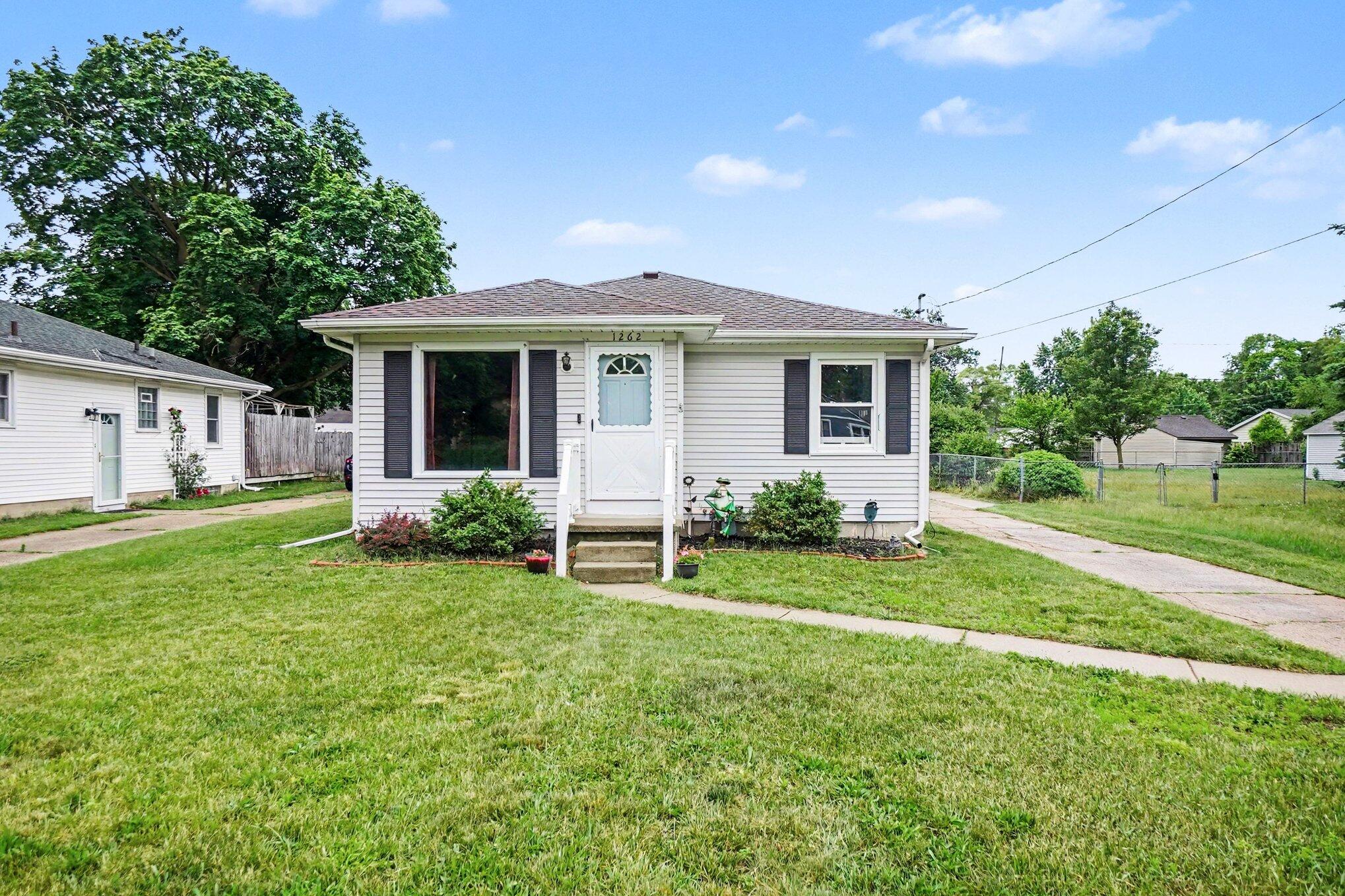 1262 NE Beechwood Street NE Grand Rapids MI 49505