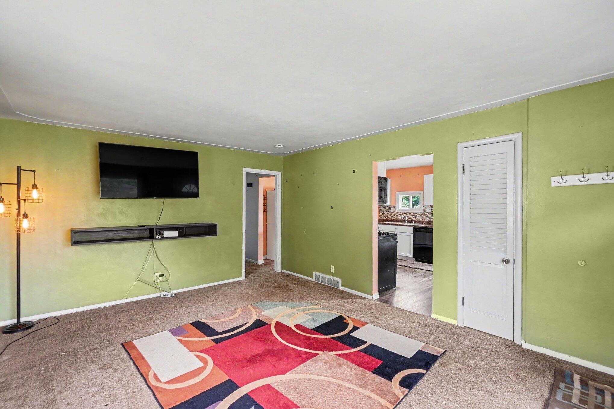 1262 NE Beechwood Street NE Grand Rapids MI 49505