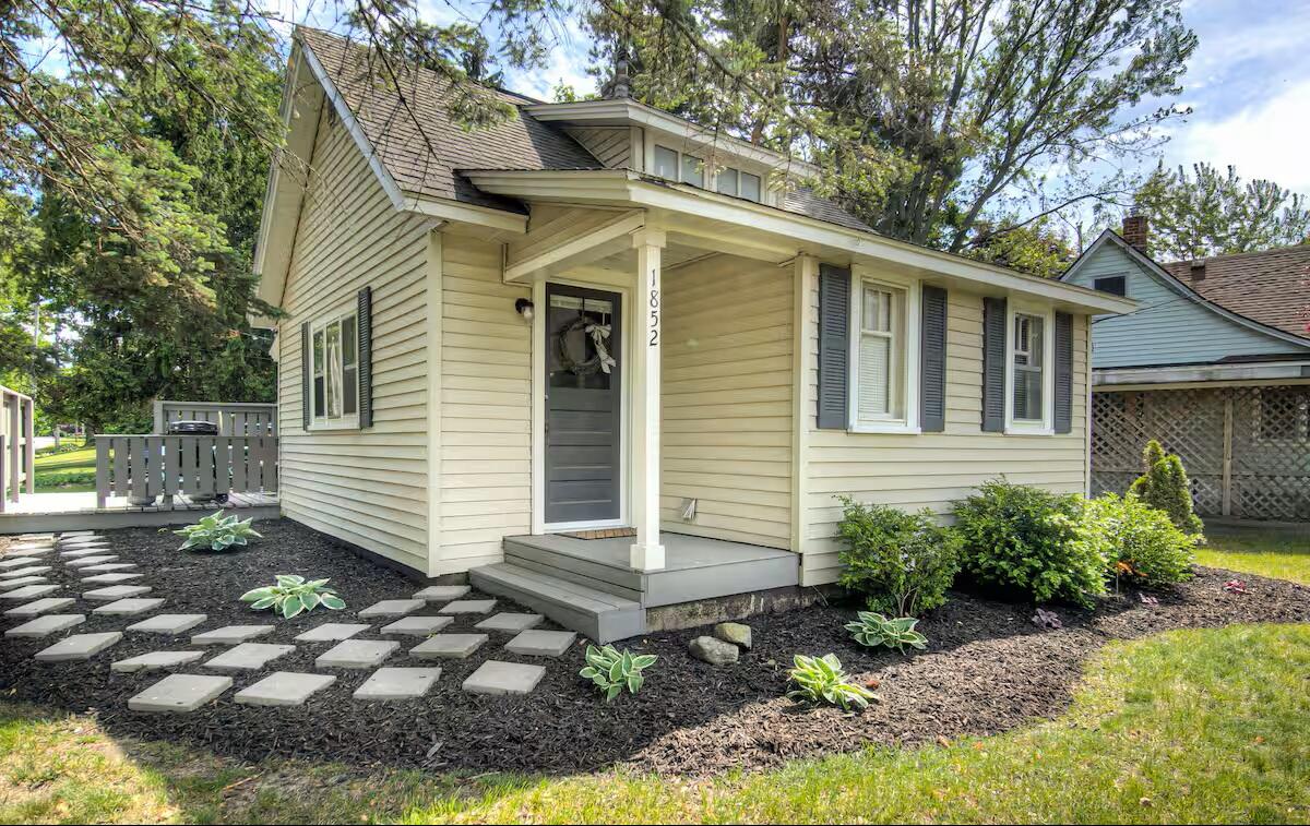 1852 S Shore Drive Holland MI 49423