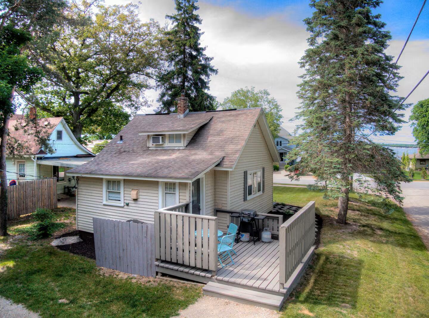1852 S Shore Drive Holland MI 49423