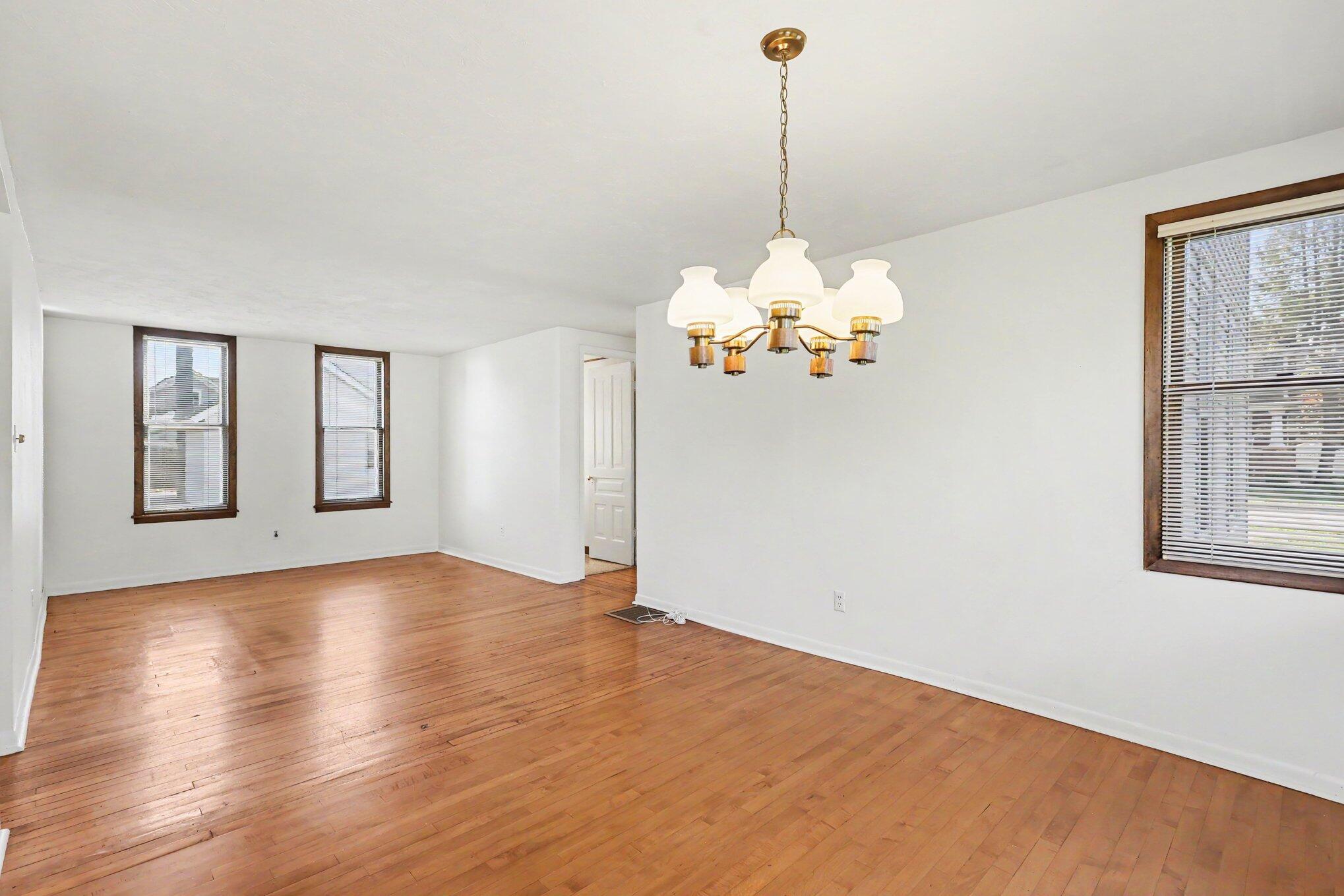 325 E Lincoln Avenue Zeeland MI 49464