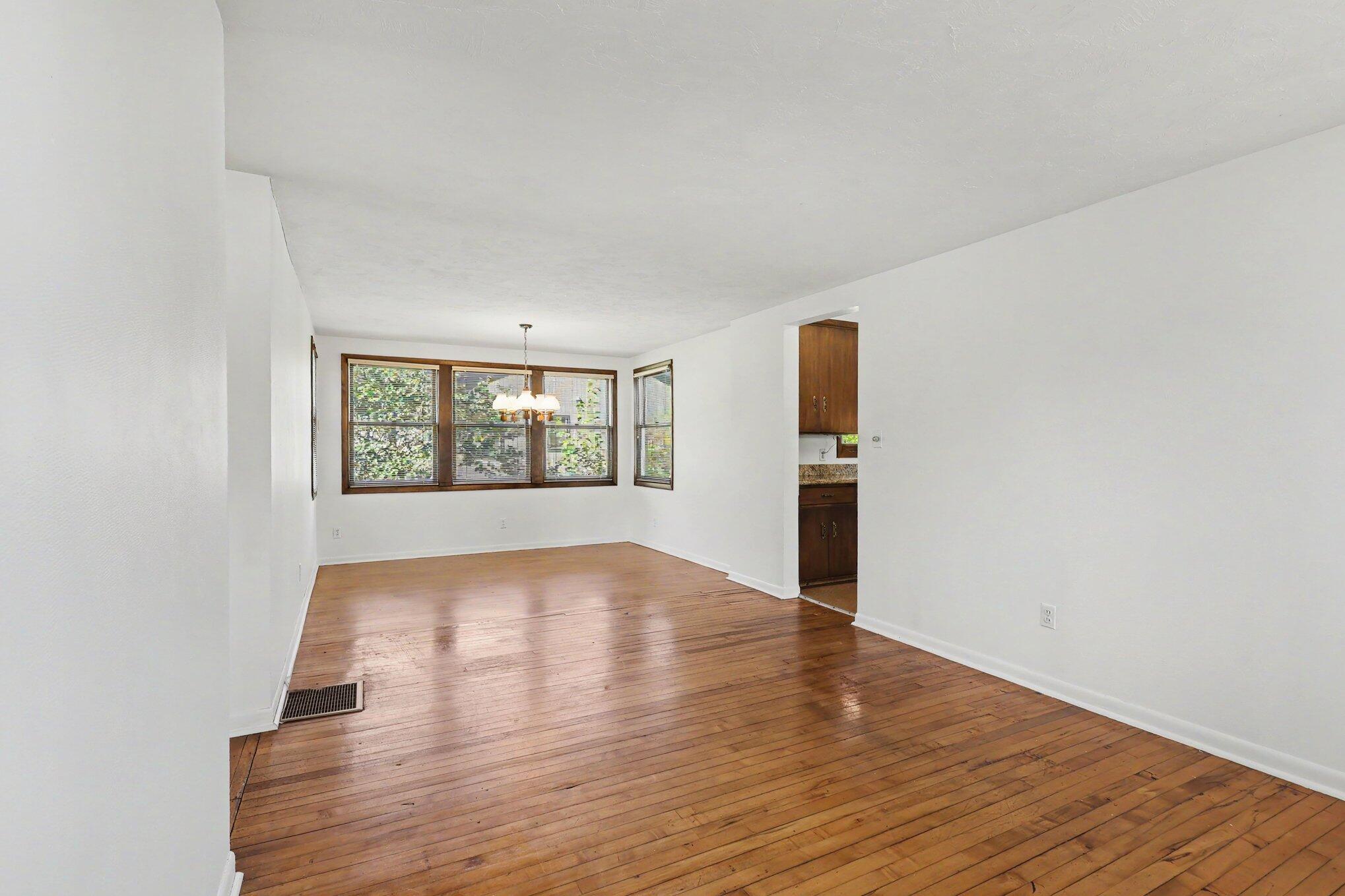 325 E Lincoln Avenue Zeeland MI 49464