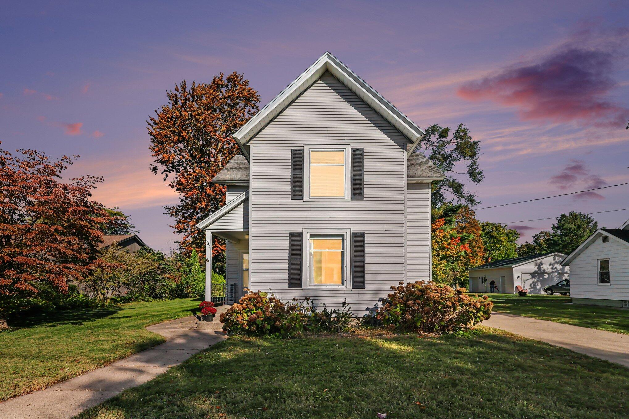 325 E Lincoln Avenue Zeeland MI 49464