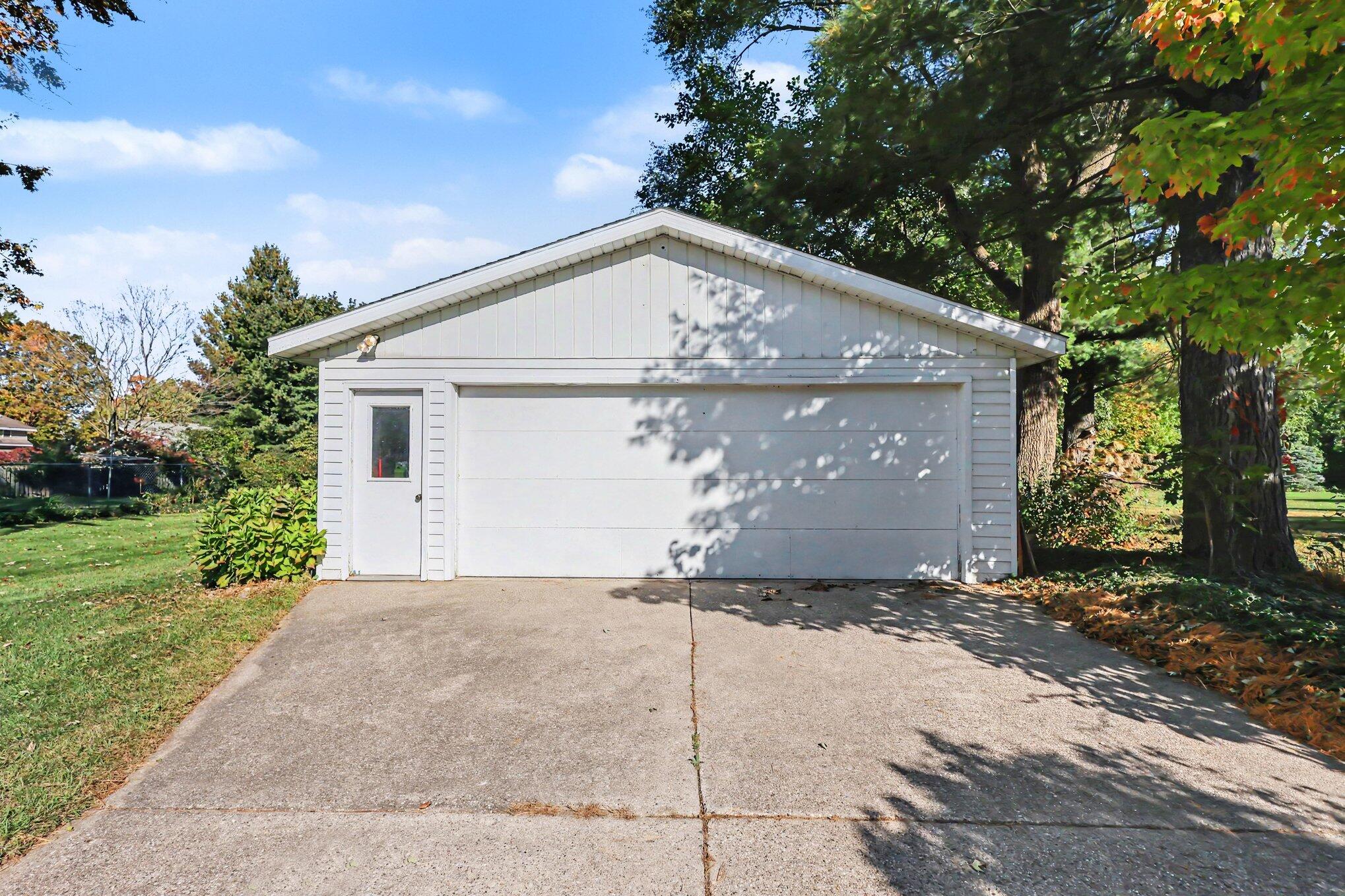 325 E Lincoln Avenue Zeeland MI 49464