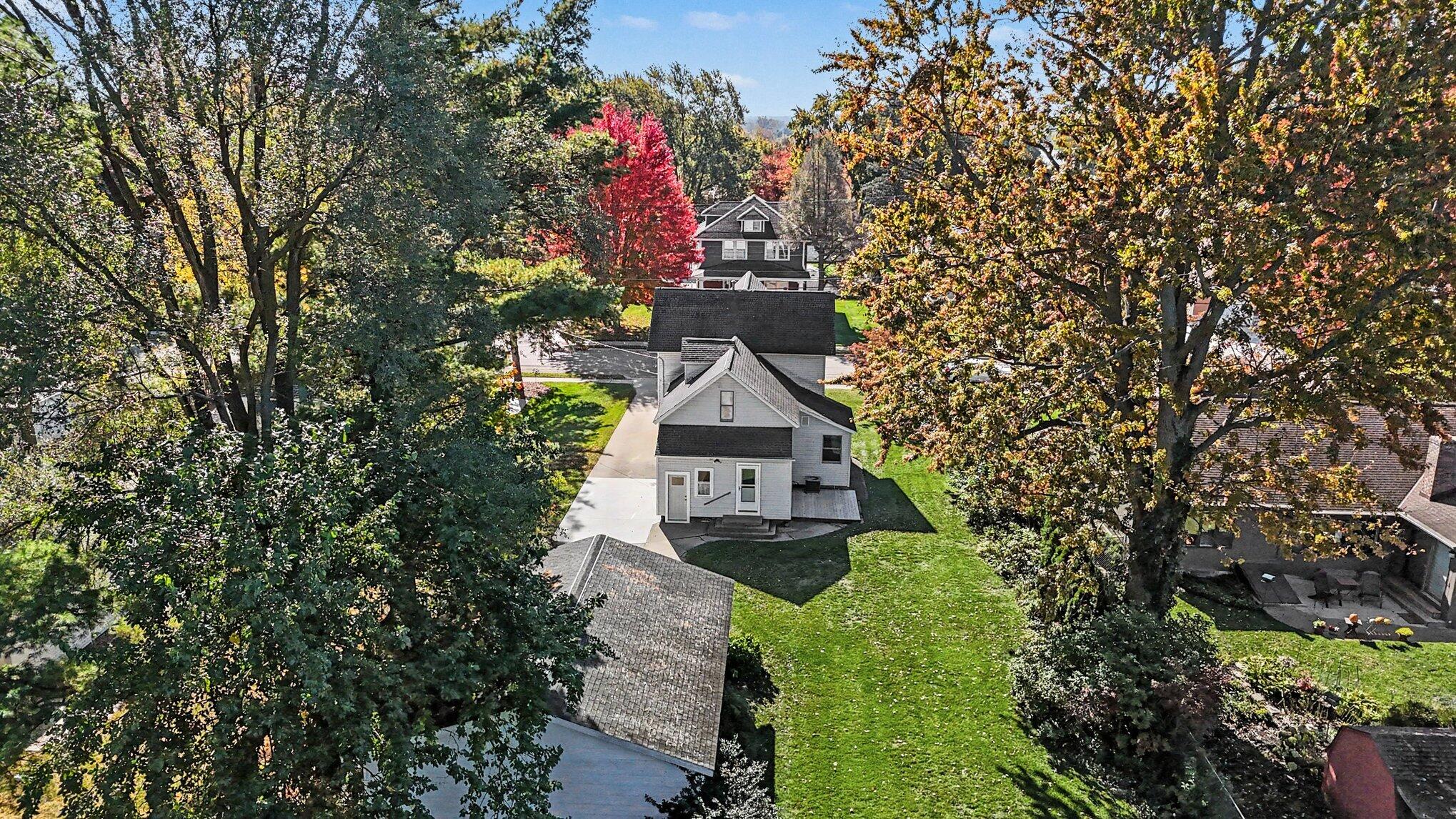 325 E Lincoln Avenue Zeeland MI 49464