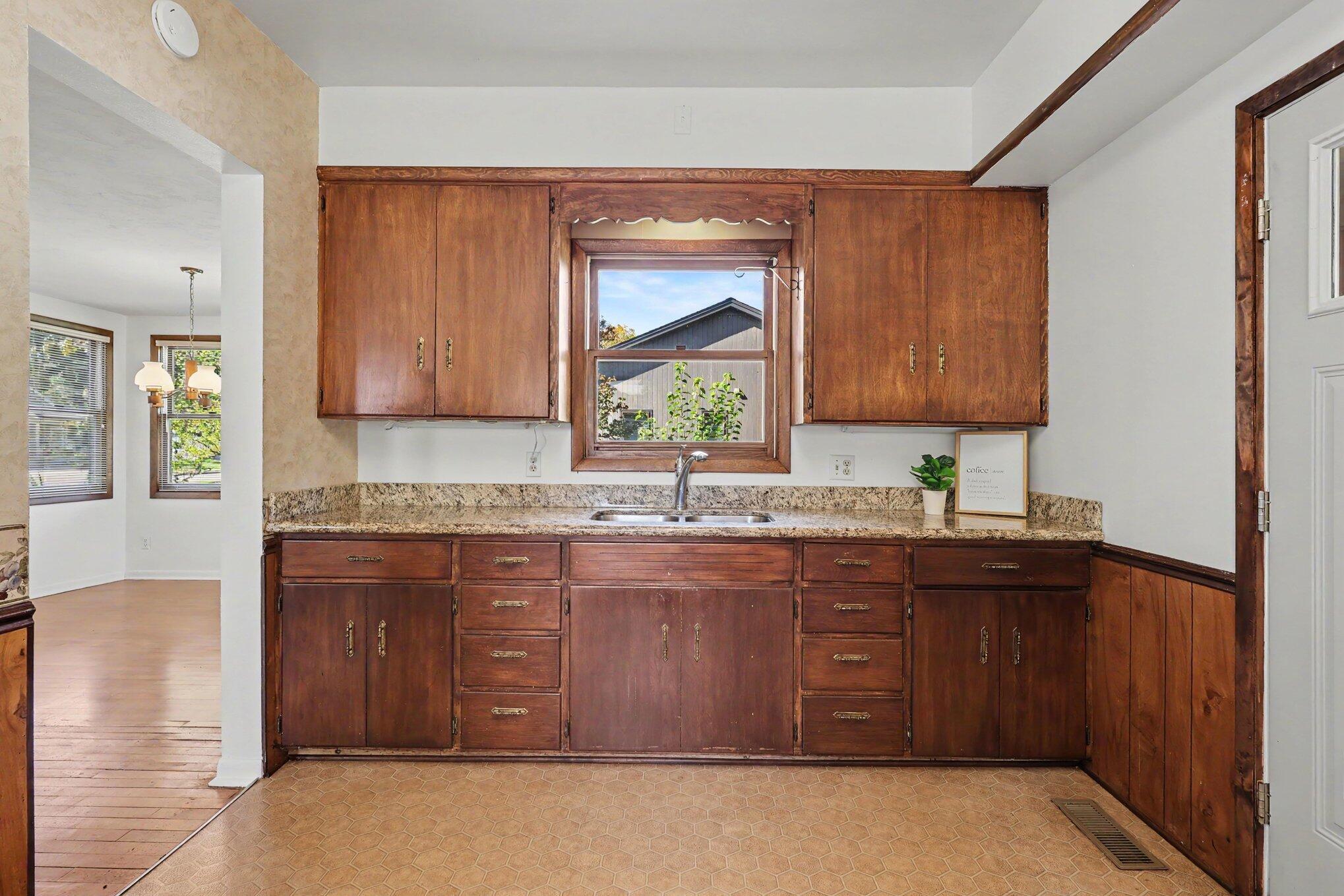 325 E Lincoln Avenue Zeeland MI 49464