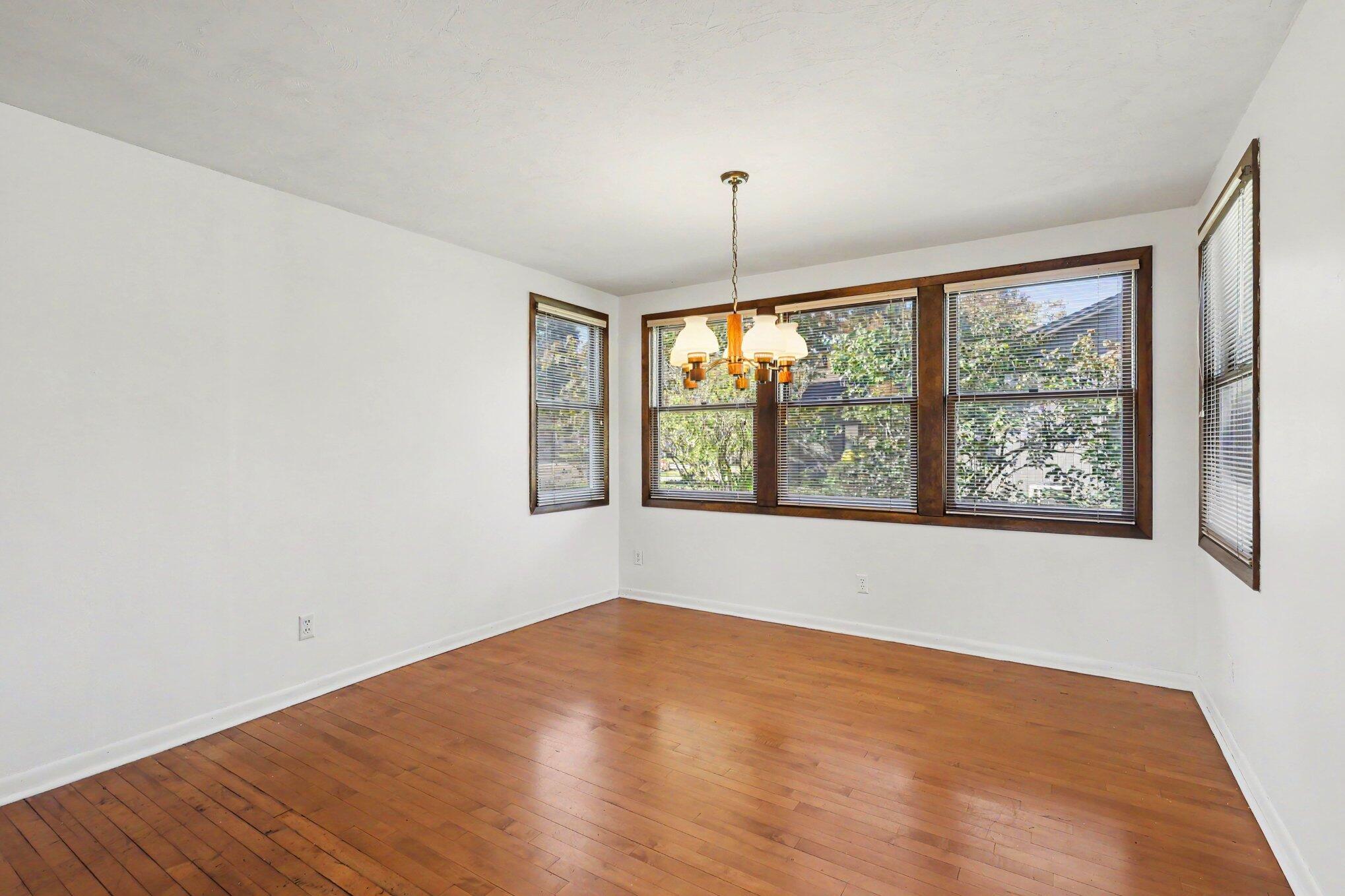 325 E Lincoln Avenue Zeeland MI 49464