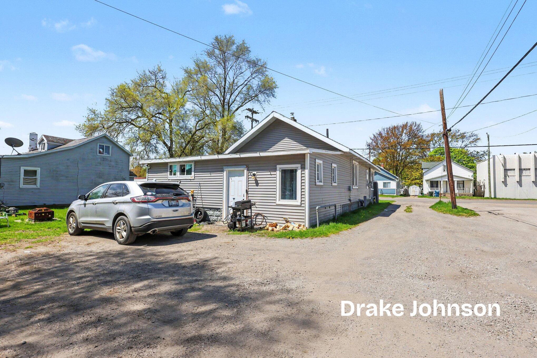 2022 Henry Street Muskegon MI 49441