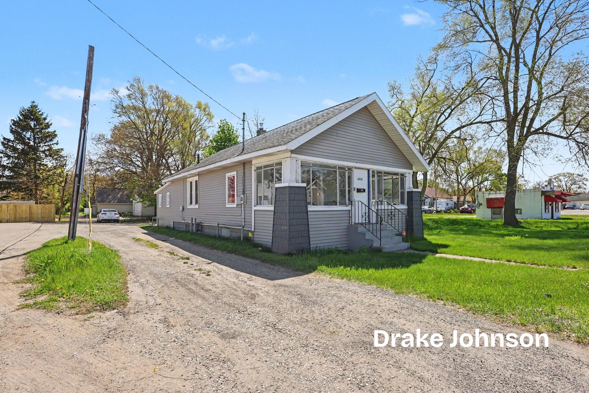 2022 Henry Street Muskegon MI 49441