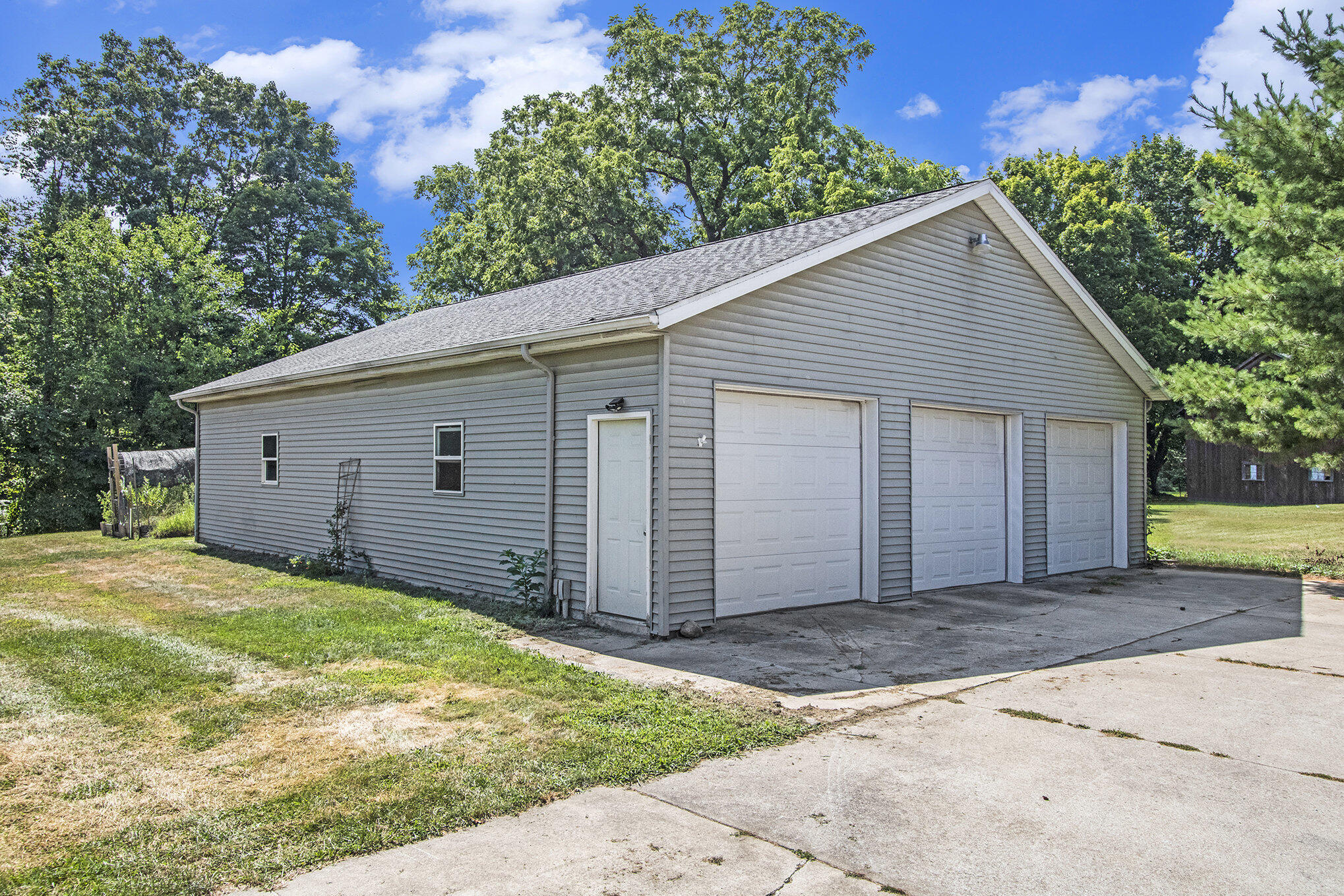 69154 Elkhart Road Edwardsburg MI 49112