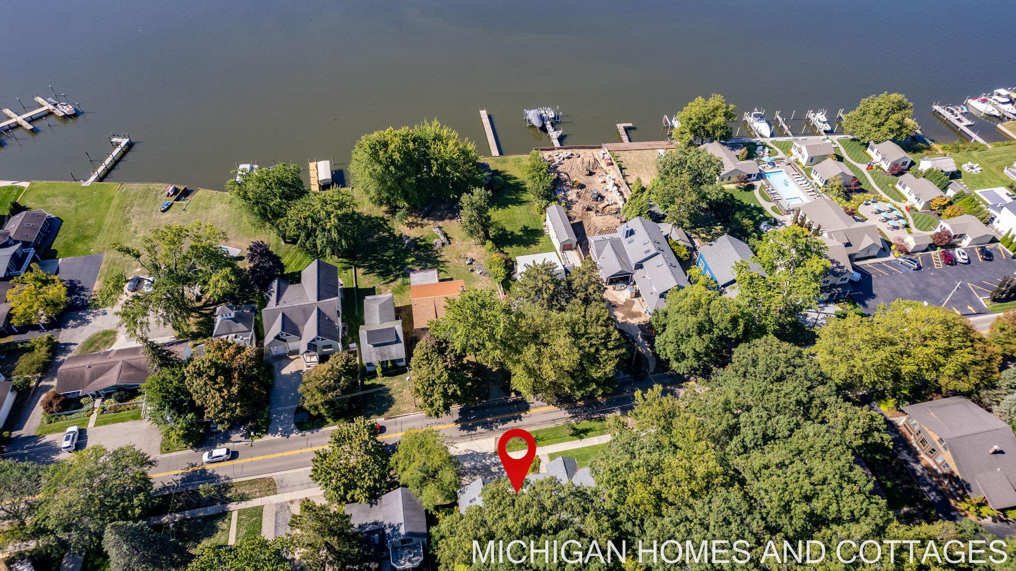 702 Lake Street Saugatuck MI 49453