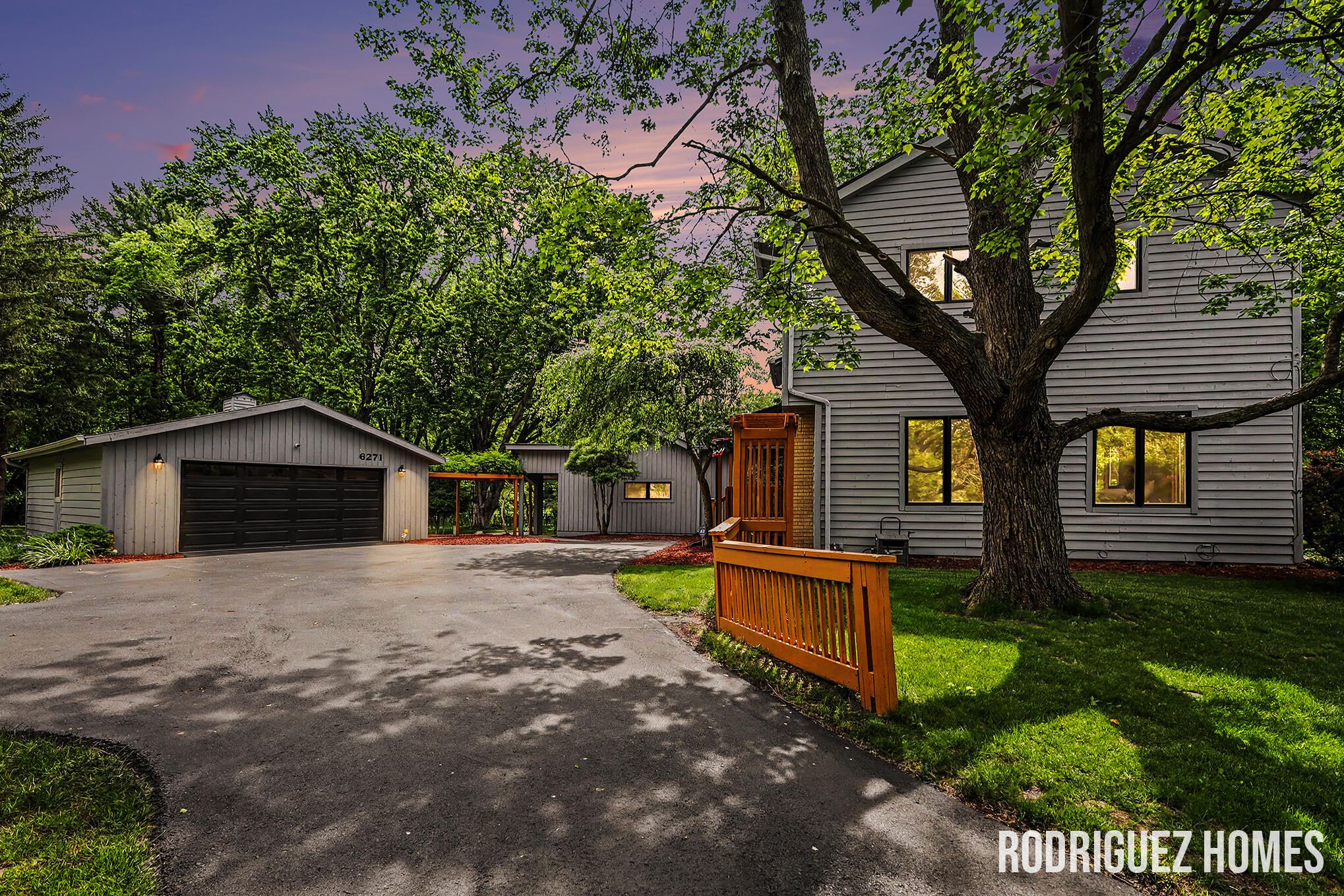 6271 Cascade Road SE Grand Rapids MI 49546