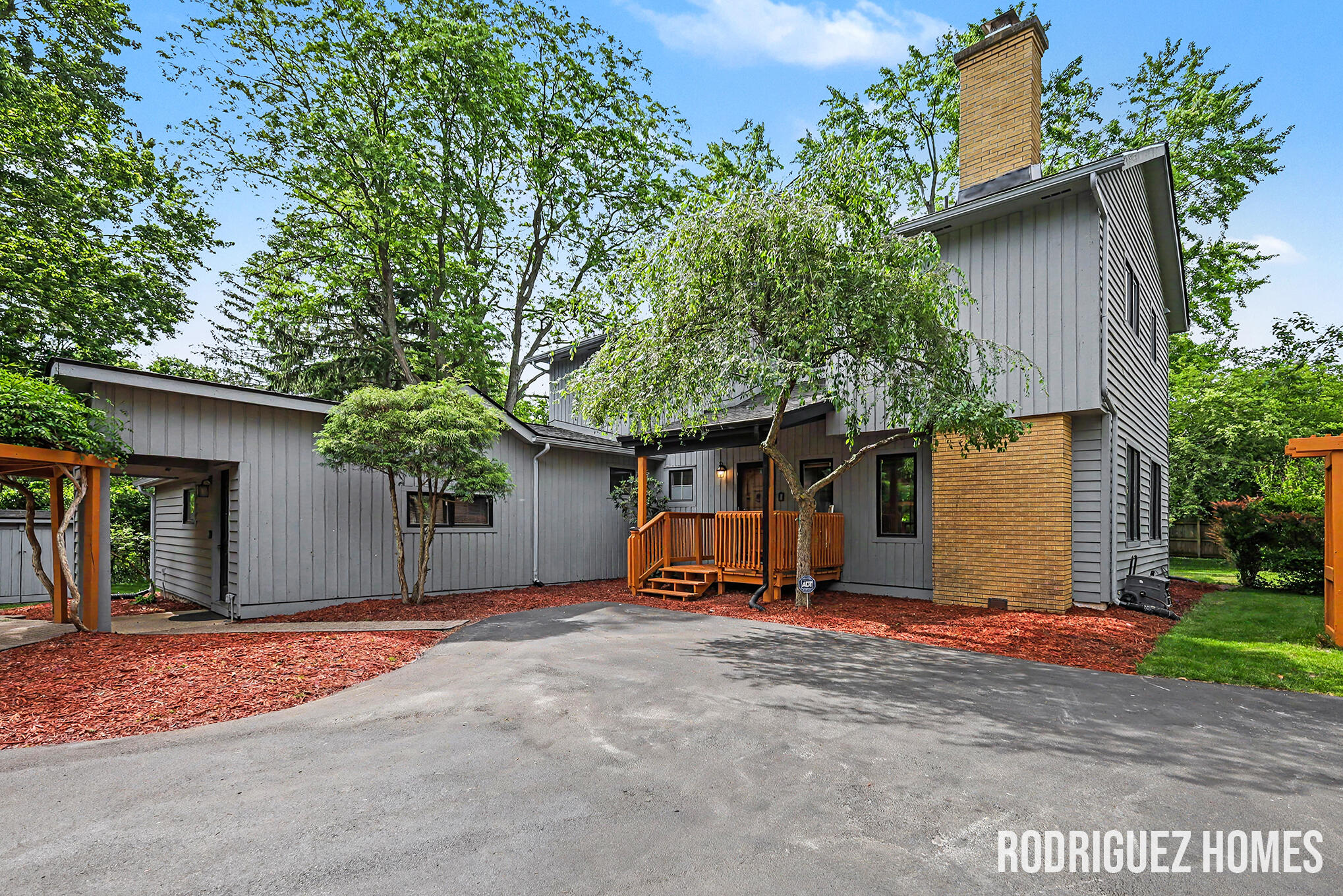 6271 Cascade Road SE Grand Rapids MI 49546